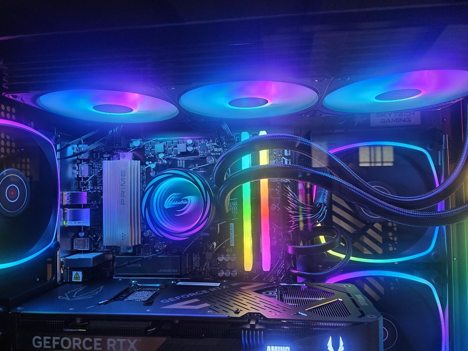 Skytech Gaming King 95 Desktop PC, Ryzen 7 9800X3D 4.7 GHz (5.2 GHz), NVIDIA RTX 5070 Ti 16GB, 2TB Gen4 NVMe SSD, 32GB DDR5 RAM 6000 RGB, 850W Gold PSU, 360mm ARGB AIO, Wi-Fi, Win 11 customer photo 2