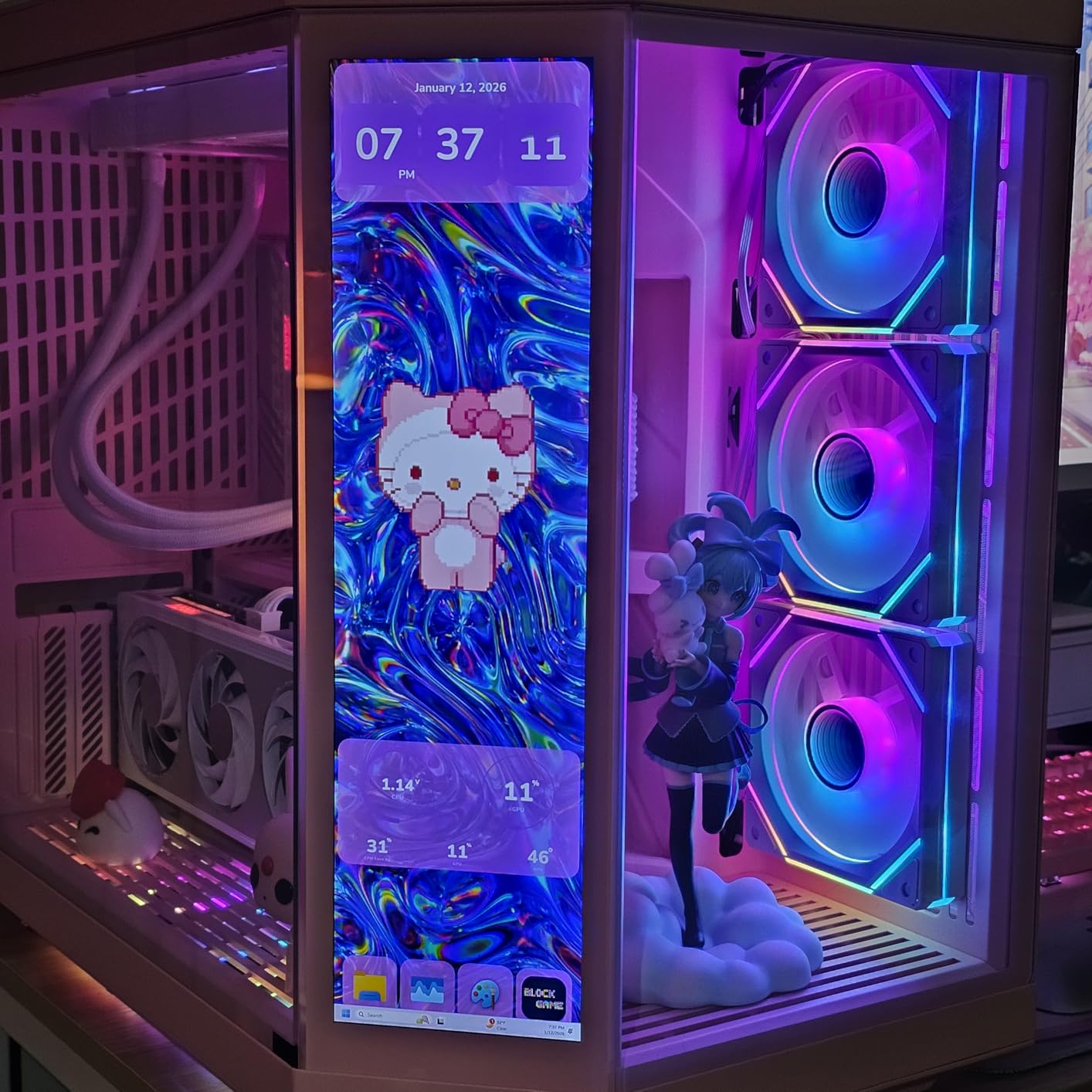 NZXT Kraken Plus 360 RGB - 360mm AIO CPU Cooler, LCD - White | 360mm RGB AIO with customizable LCD, F360 RGB Core fan, and Turbine pump customer photo 1