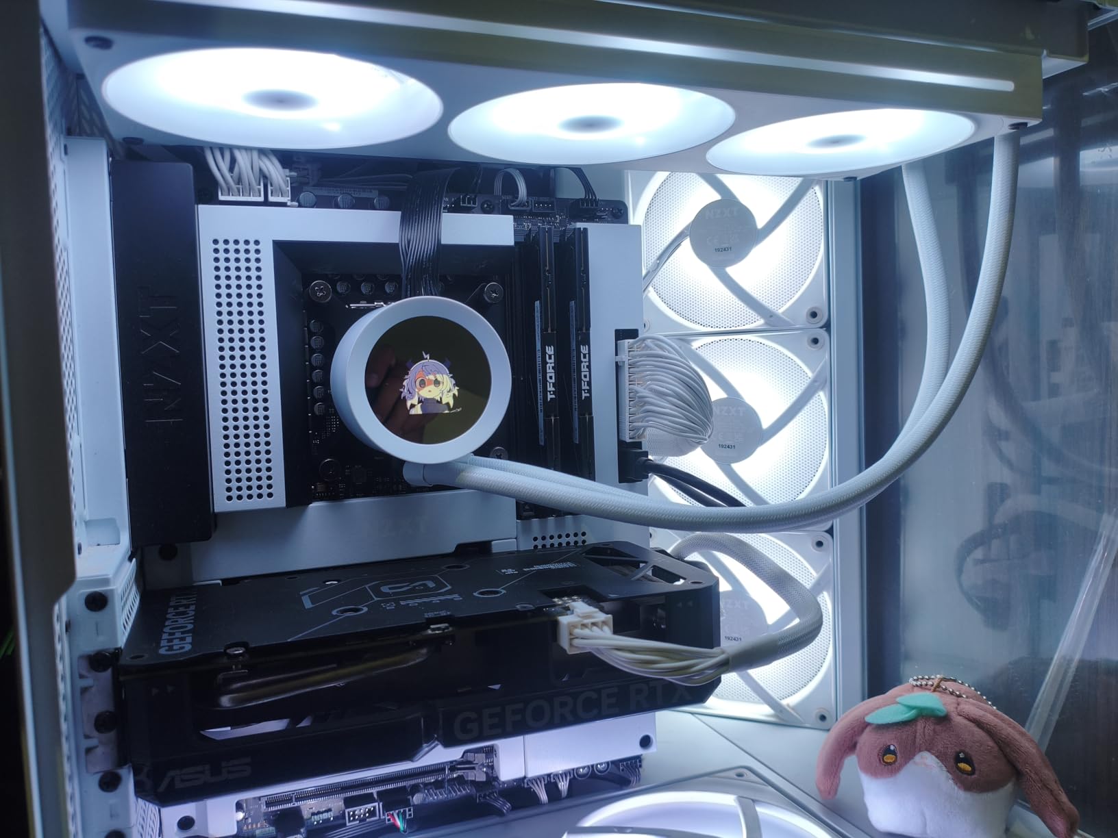 NZXT Kraken Plus 360 RGB - 360mm AIO CPU Cooler, LCD - White | 360mm RGB AIO with customizable LCD, F360 RGB Core fan, and Turbine pump customer photo 2