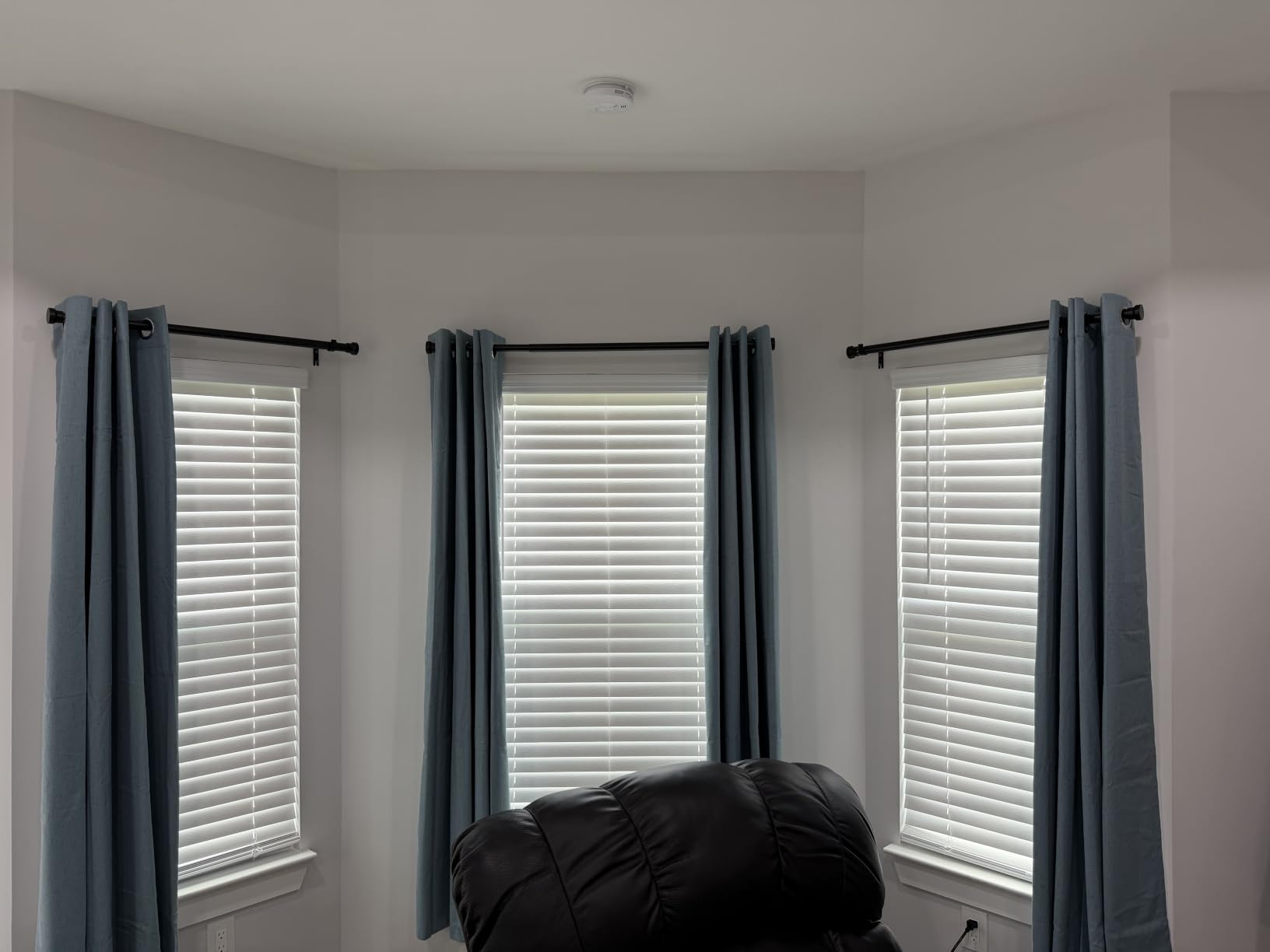 YaFex Curtain Rods 32-144 Inch, Heavy Duty 1 Inch Adjustable Curtain Rod for Windows, Black Extra Long Window Treatment Rods, Modern Design, Easy Installation customer photo 2