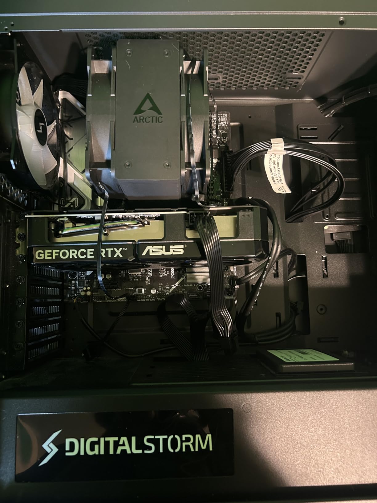 ASUS Dual NVIDIA GeForce RTX 5060 Ti 16GB GDDR7 OC Edition Graphics Card, (PCIe 5.0, DLSS 4, HDMI 2.1b, DisplayPort 2.1b, 2.5-Slot, Axial-tech Fan, 0dB Technology), 3 Year Warranty customer photo 2
