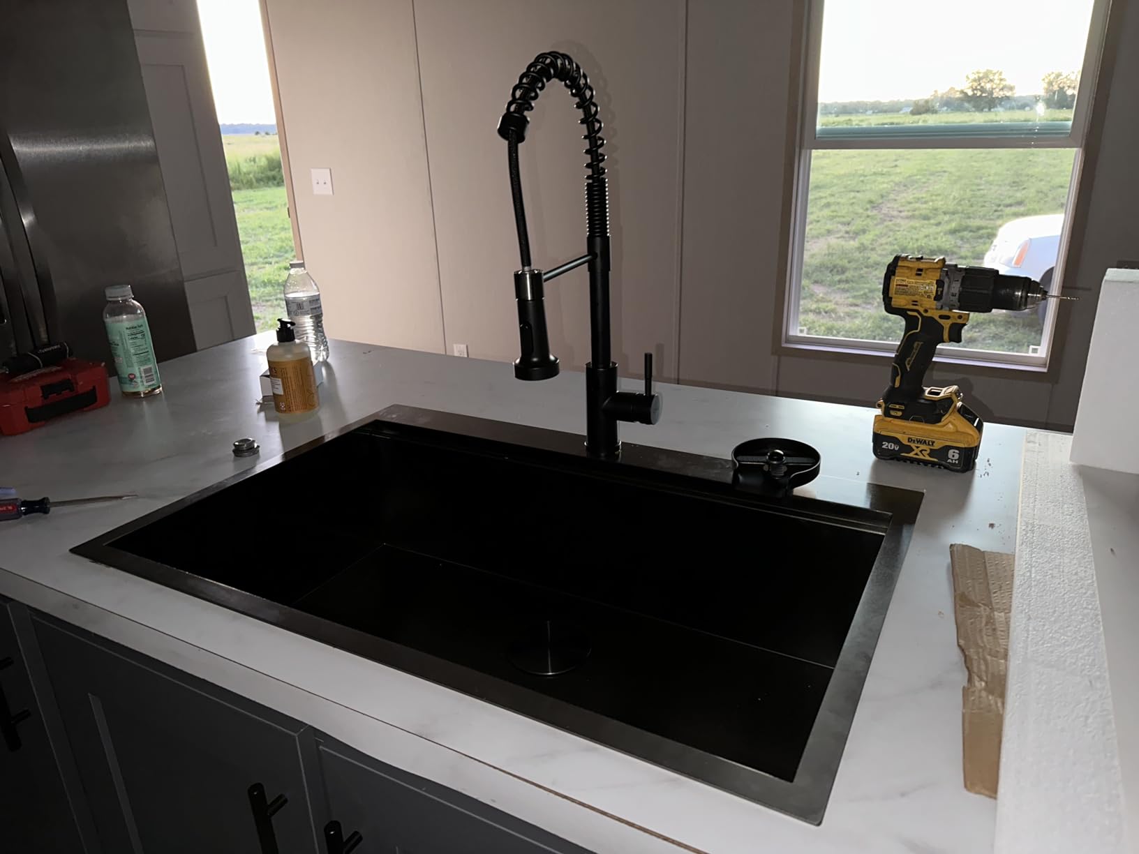 VAPSINT 33 Inch Black Farmhouse Kitchen Sink, 33x20x9 Inches Stainless Steel Undermount 16 Gauge Deep Single Bowl Apron Front Workstation Ledge Farm Sink with Accessories customer photo 2
