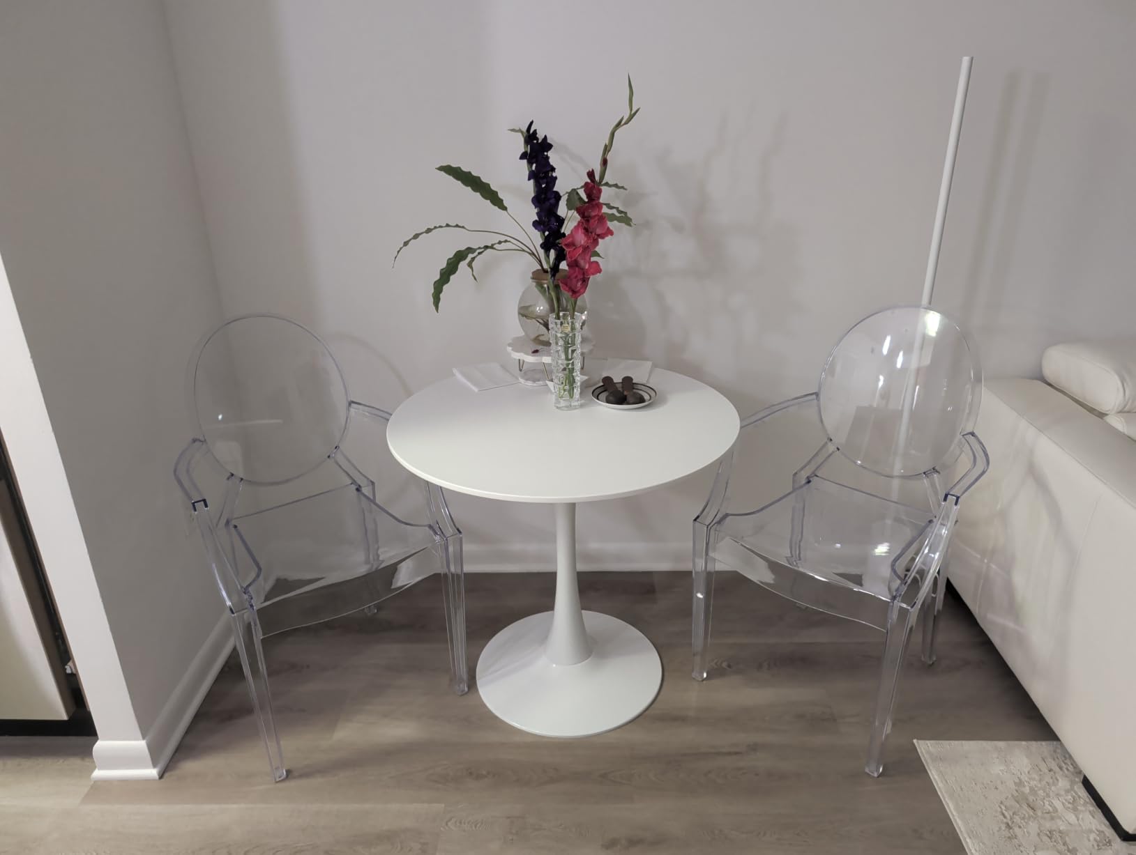 Round Dining Table, 24