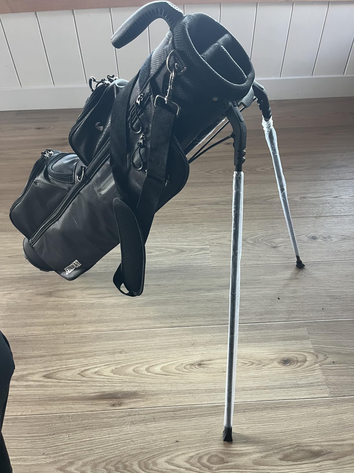 Findway 3 Way Small Golf Bag Lightweight Pitch and Putt Golf Bag with Stand, Adjustable Dual Straps, Golf Stand Bag for Extra Storage in a Smaller Size, Golf Gifts for Men and Women customer photo 1