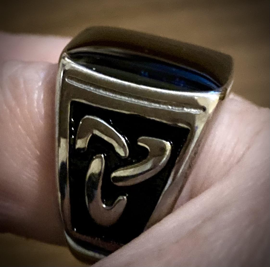 7Pcs Stainless Steel Vintage Signet Rings for Men Square Signet Rings Cuban Link Chain Ring Pinky Thumb Celtic Band Spinner Ring Silver Gold Polished Edge Mens Ring Biker Rings Set,Size 8-13 customer photo 1