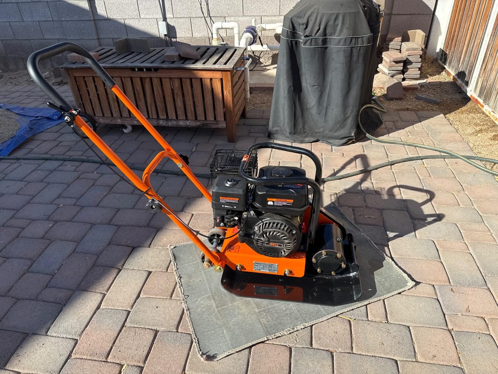 VEVOR Plate Compactor 130W Electric Ground Rammer 5kN Force 3.9in Depth | Gas Powered Soil Compaction, 16 m/min Speed, 3304 sq.ft/h Efficiency, for Driveway, Pavement, Landscaping, Backyard & DIY customer photo 1