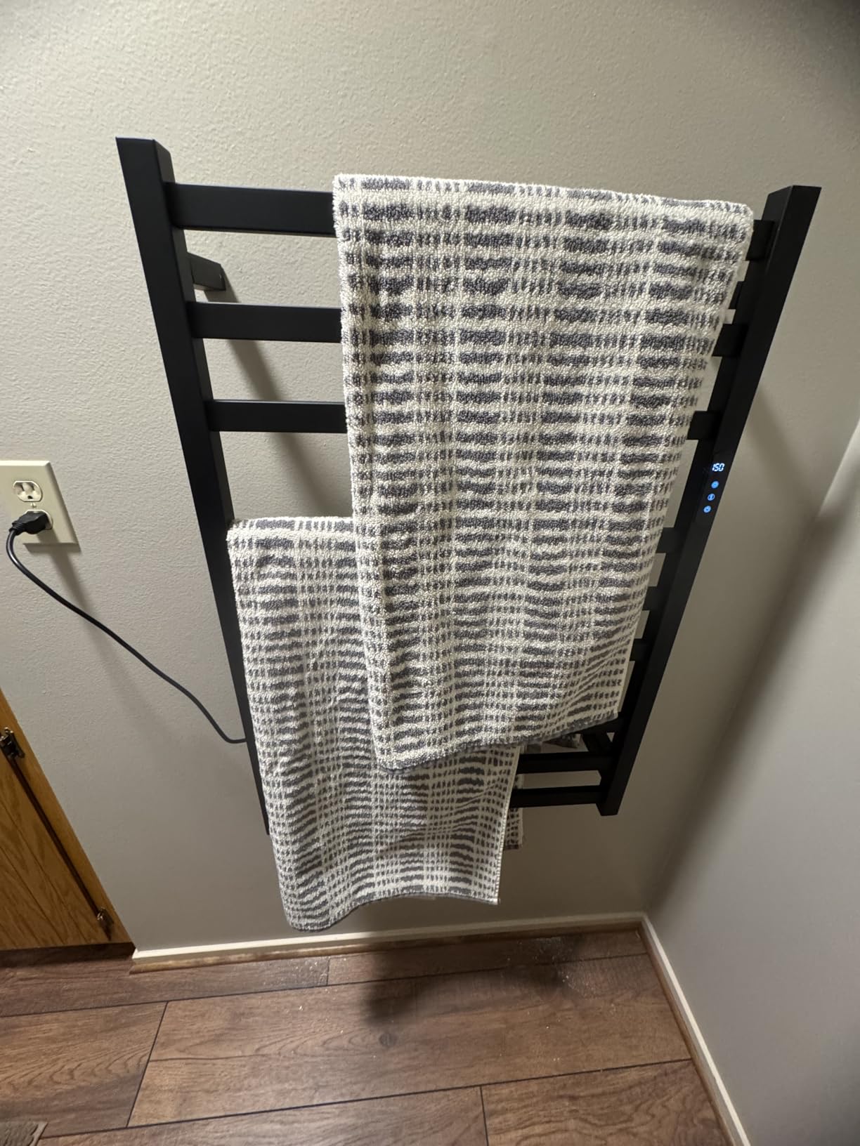 9-Bar Towel Warmer, Wall-Mounted Electric Heated Rack for Bathroom, 24-Hour Timer Smart Switch, 304 Stainless Steel Heated Towel Holder, Hard Wired an Plug in Electric Heated Dryer customer photo 2