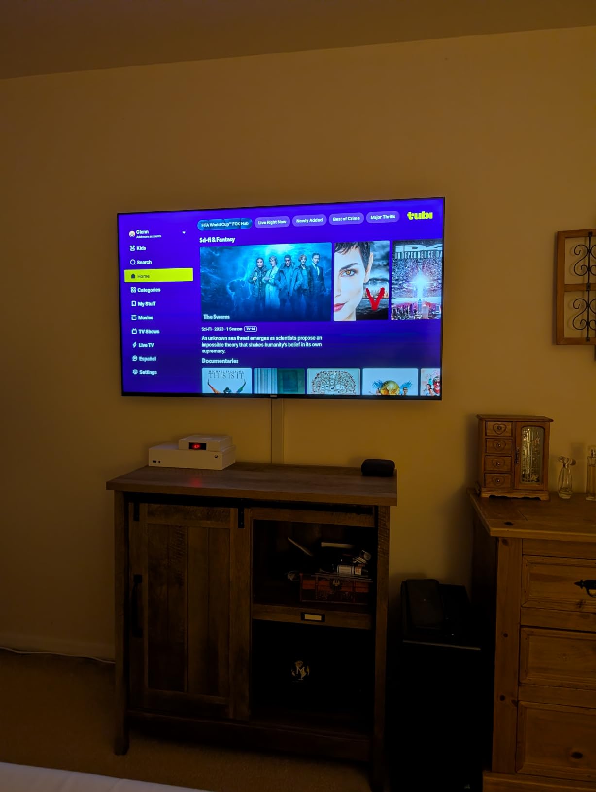 Roku 65-Inch Select Series Smart TV 2026-4K QLED TV with Voice Remote, Wi-Fi & Bluetooth Headphone Mode customer photo 2