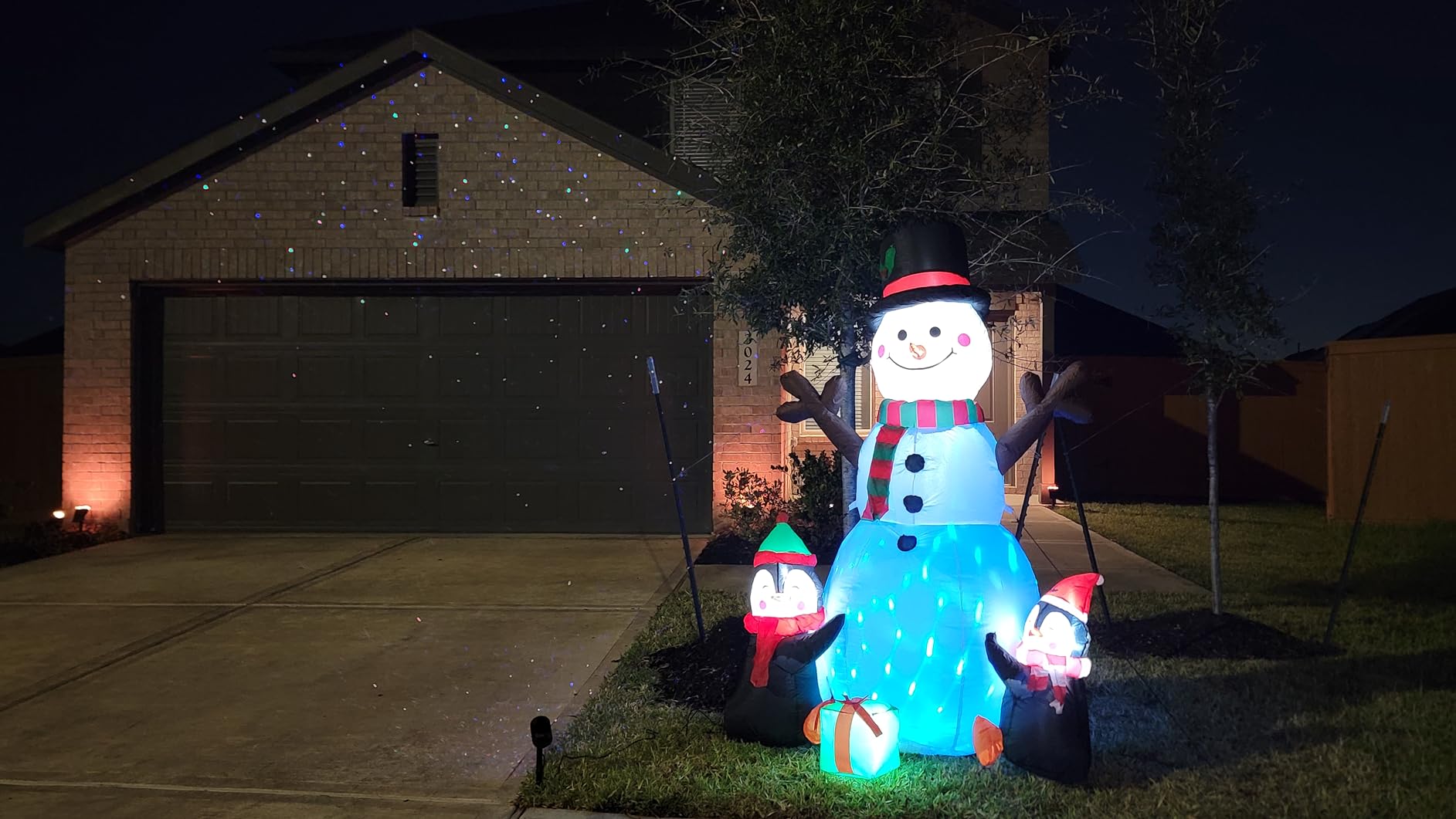 Christmas Ocean Wave Projector Light Outdoor, Halloween Water Effect Lamp, 15 Colors, Remote & Timer, IP65 Weatherproof, Indoor for Yard, House Parties, Holiday,Wedding, Bedroom Ceiling Decor customer photo 1