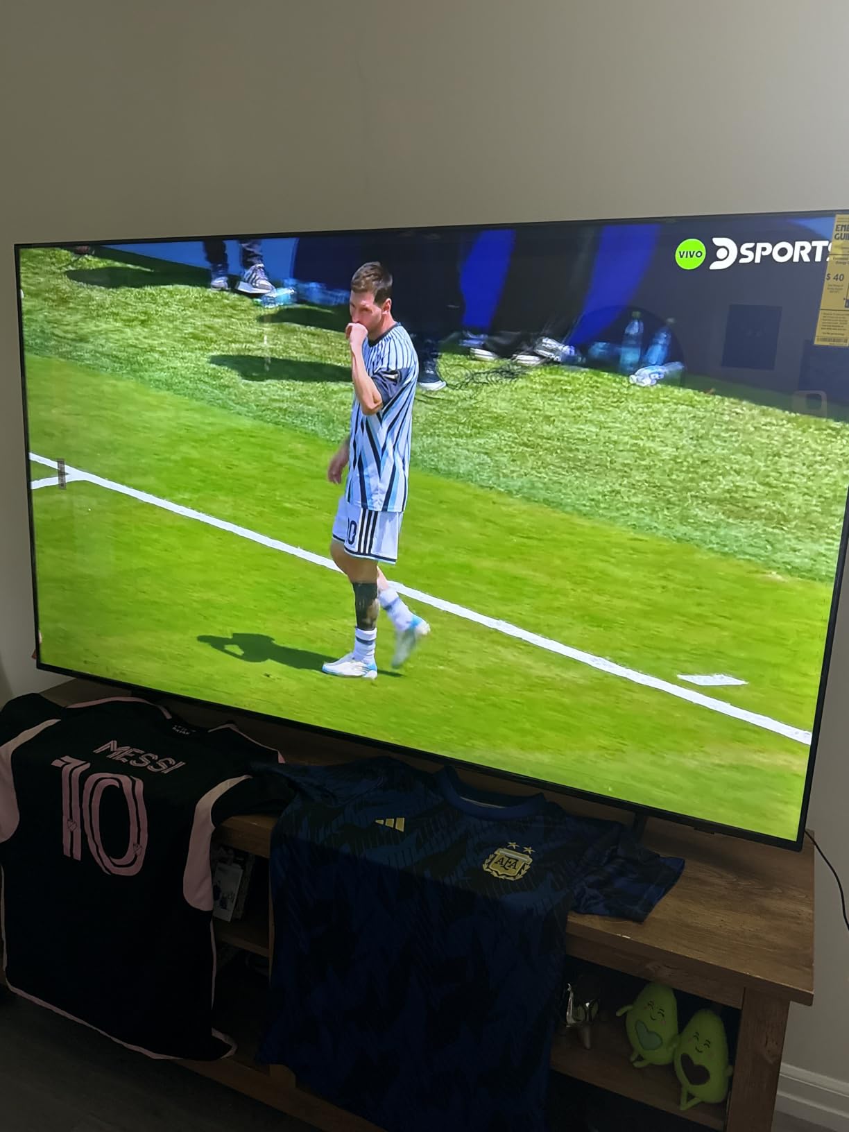 Samsung 43-Inch Class U8000H Series Crystal UHD Smart TV (2026 Model, 43U8000H) Crystal Processor 4K, Endless Free Content, Motion Xcelerator, Color Booster, Alexa Built-in customer photo 1