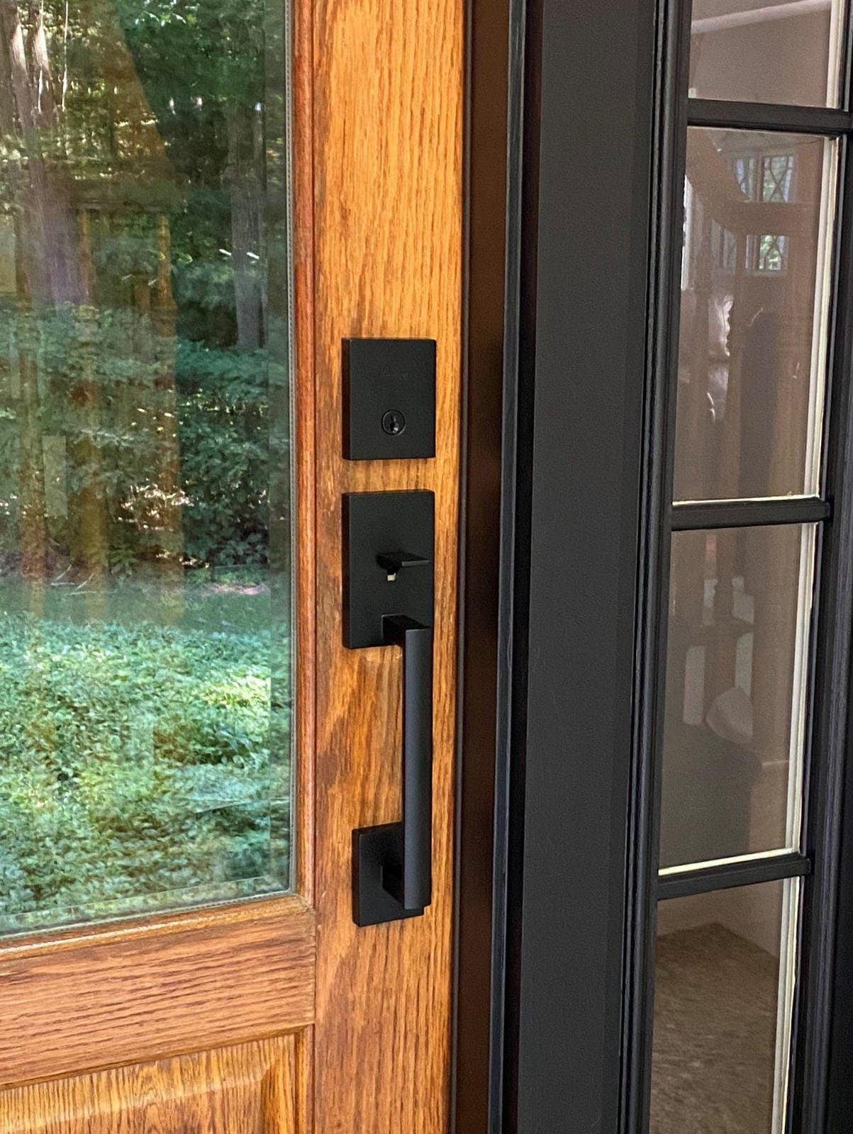 Kwikset San Clemente Front Door Lock Handle and Deadbolt Set, Entry Door Handleset Exterior with Interior Reversible Lever, Matte Black, Pick Resistant SmartKey Rekey Deadbolt Security customer photo 2