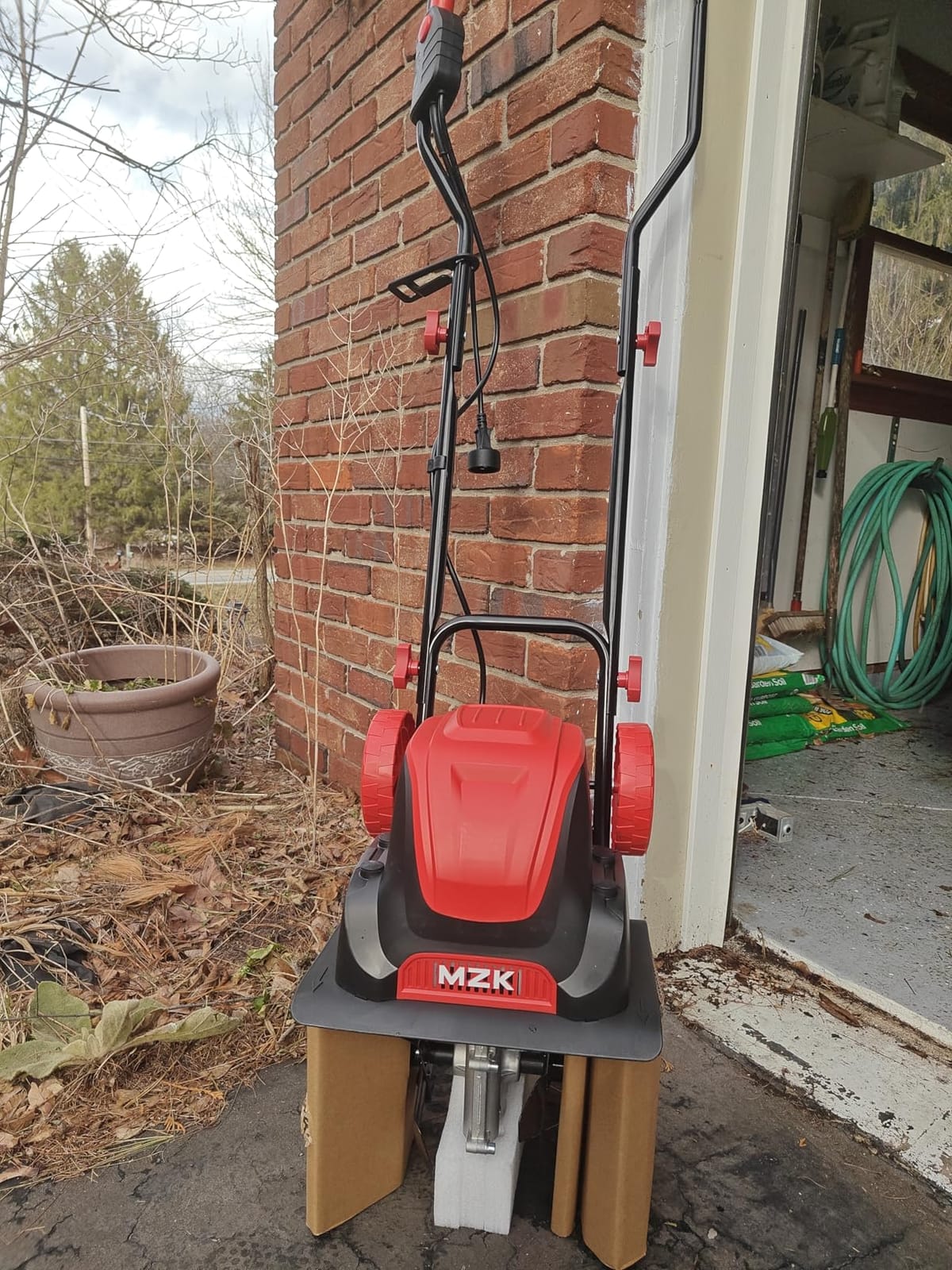 MZK 12-Inch 10.5A Electric Tiller Cultivator, Garden Rototiller 8-Inch Depth | Lightweight corded rototiller for soil digging, garden beds, lawns, and yard cultivation. customer photo 2
