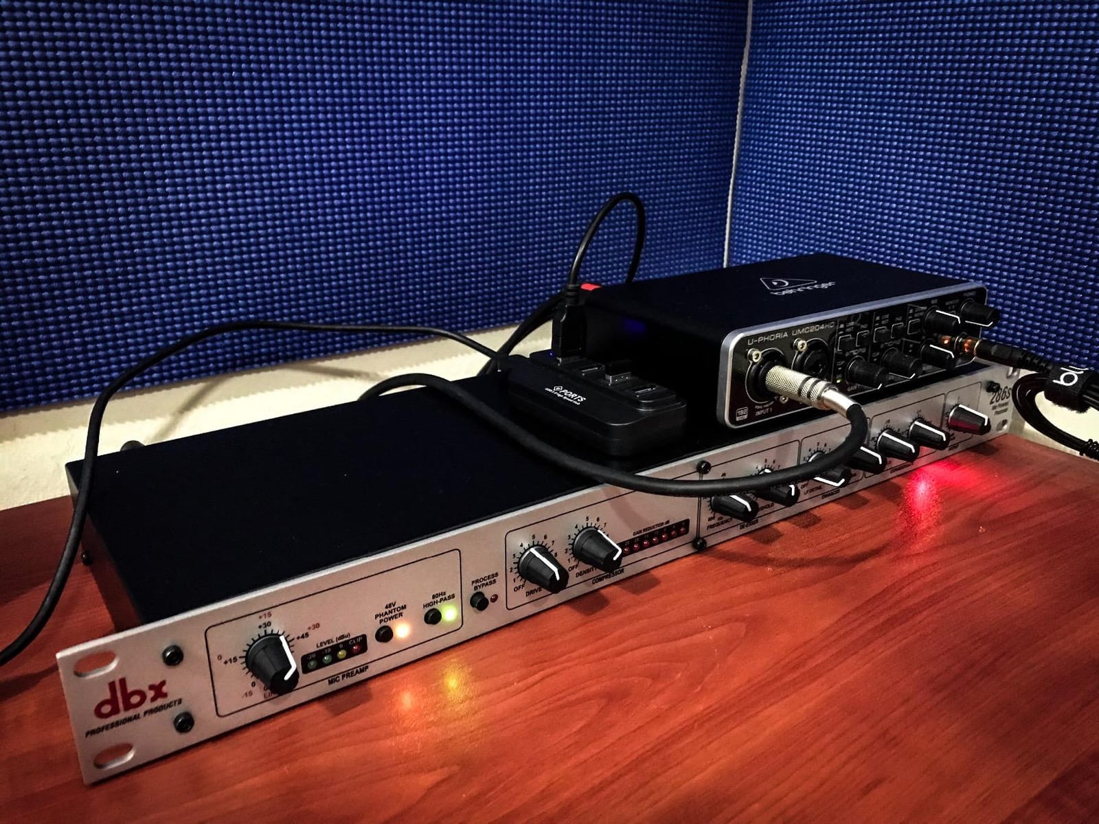 dbx DBX286SV Instrument, Microphone Preamp & Channel Strip Processor, with Compression, De-Esser, Enhancer, Expander/Gate, Loop-Out. Metering LEDs, XLR and ¼” inputs. Rack Mountable 1U. Silver customer photo 1