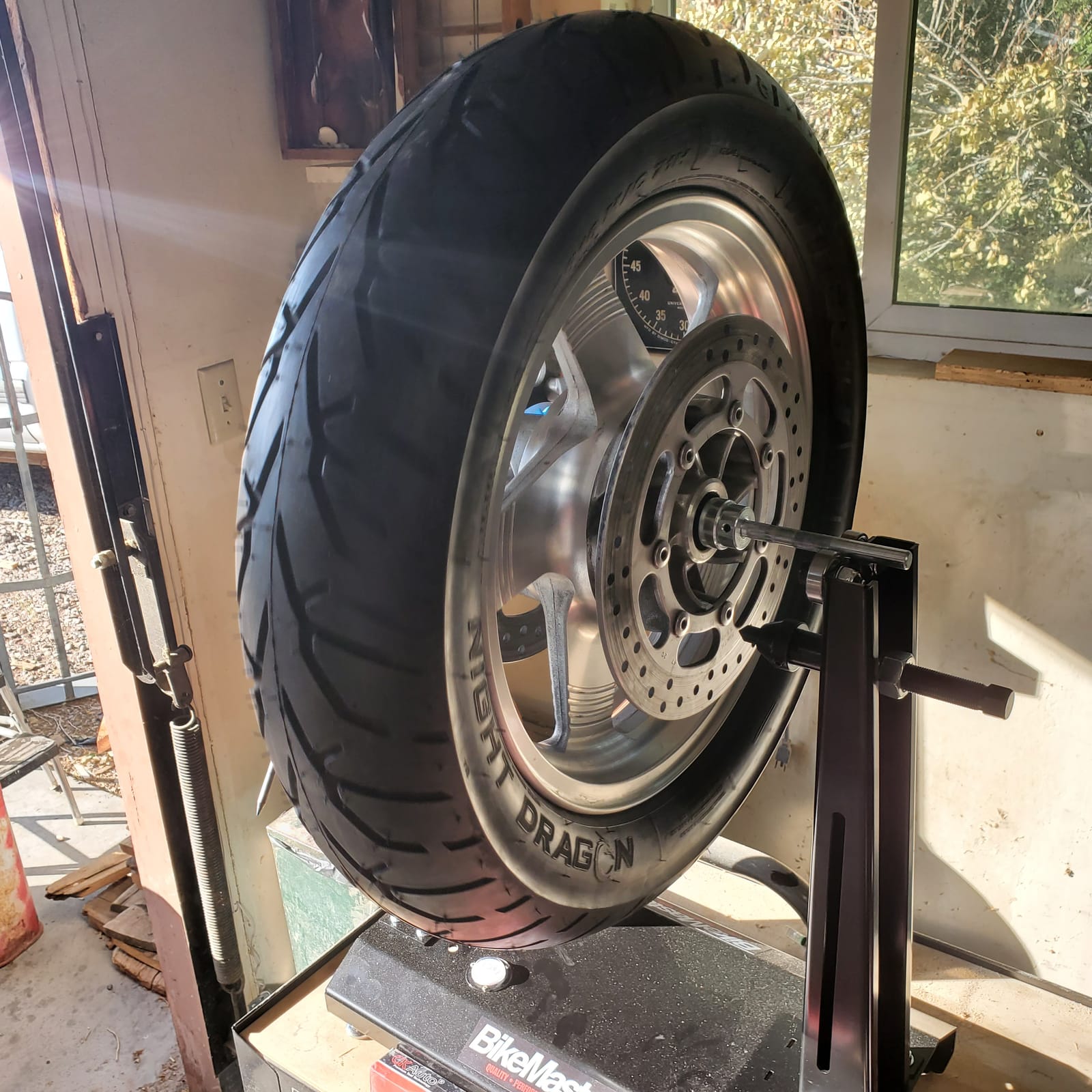 BikeMaster Wheel Balancer and Truing Stand 30cmX54cm customer photo 2