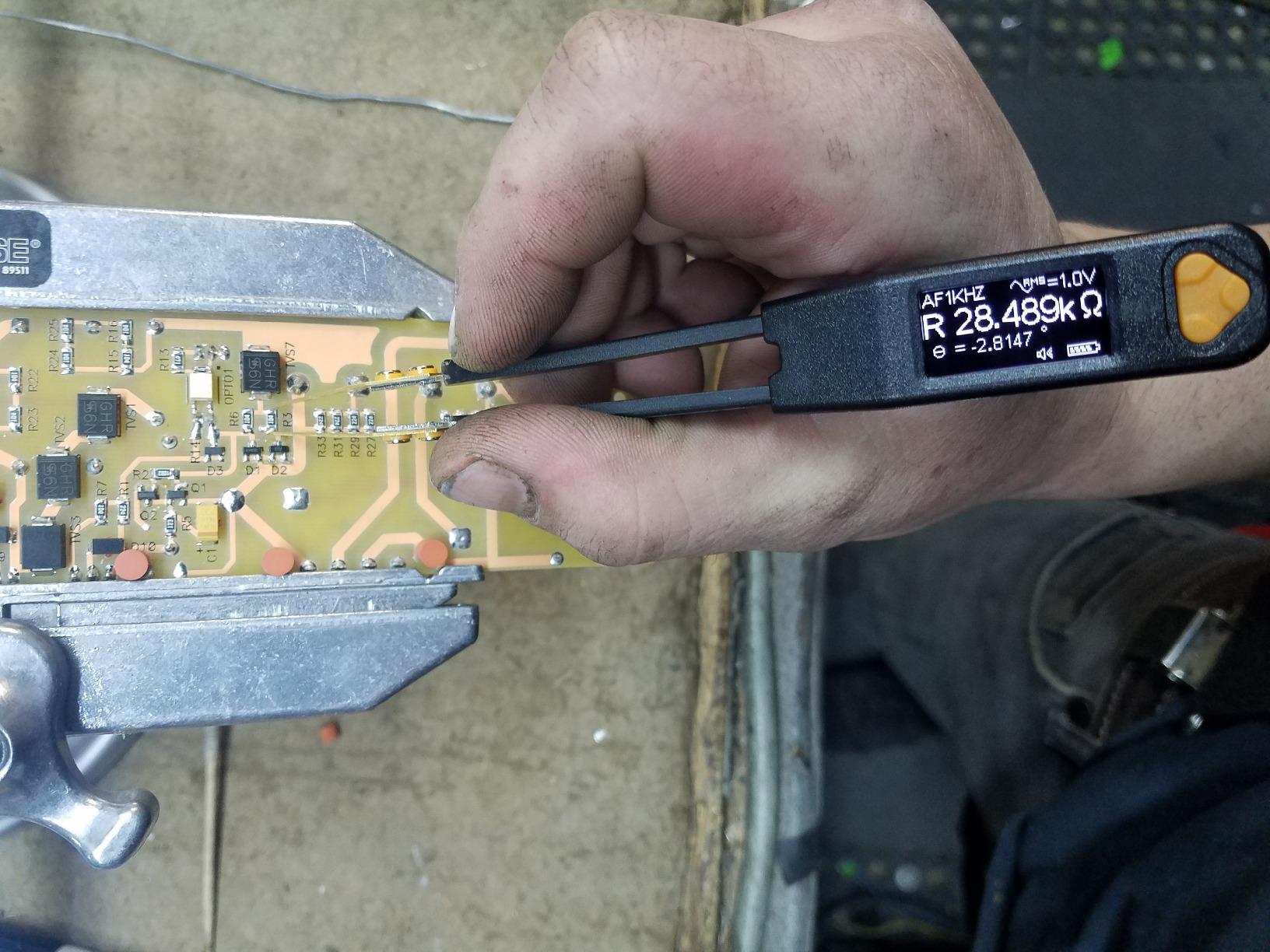 Smart Tweezers ST5S Professional LCR Meter/ESR Meter with Spare Test Leads and Pocket Case customer photo 2