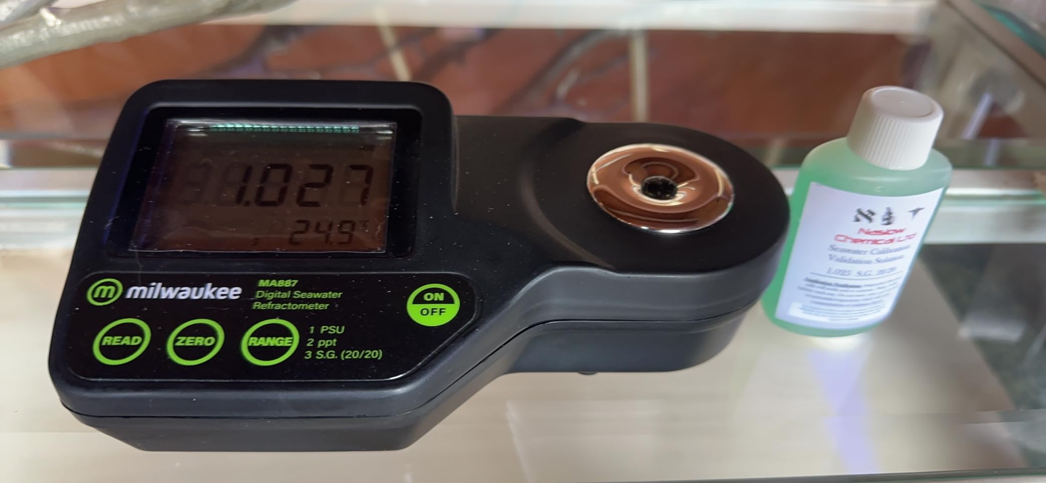 Milwaukee Salinity Digital Refractometer with Carrying Case for Saltwater Aquariums - MA887BOX customer photo 2