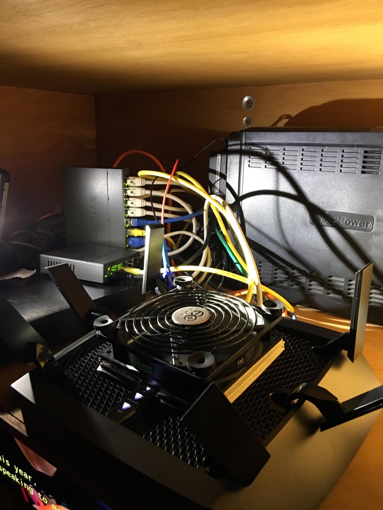NETGEAR 5-Port Gigabit Ethernet Easy Smart Managed Switch (GS105Ev2) customer photo 2