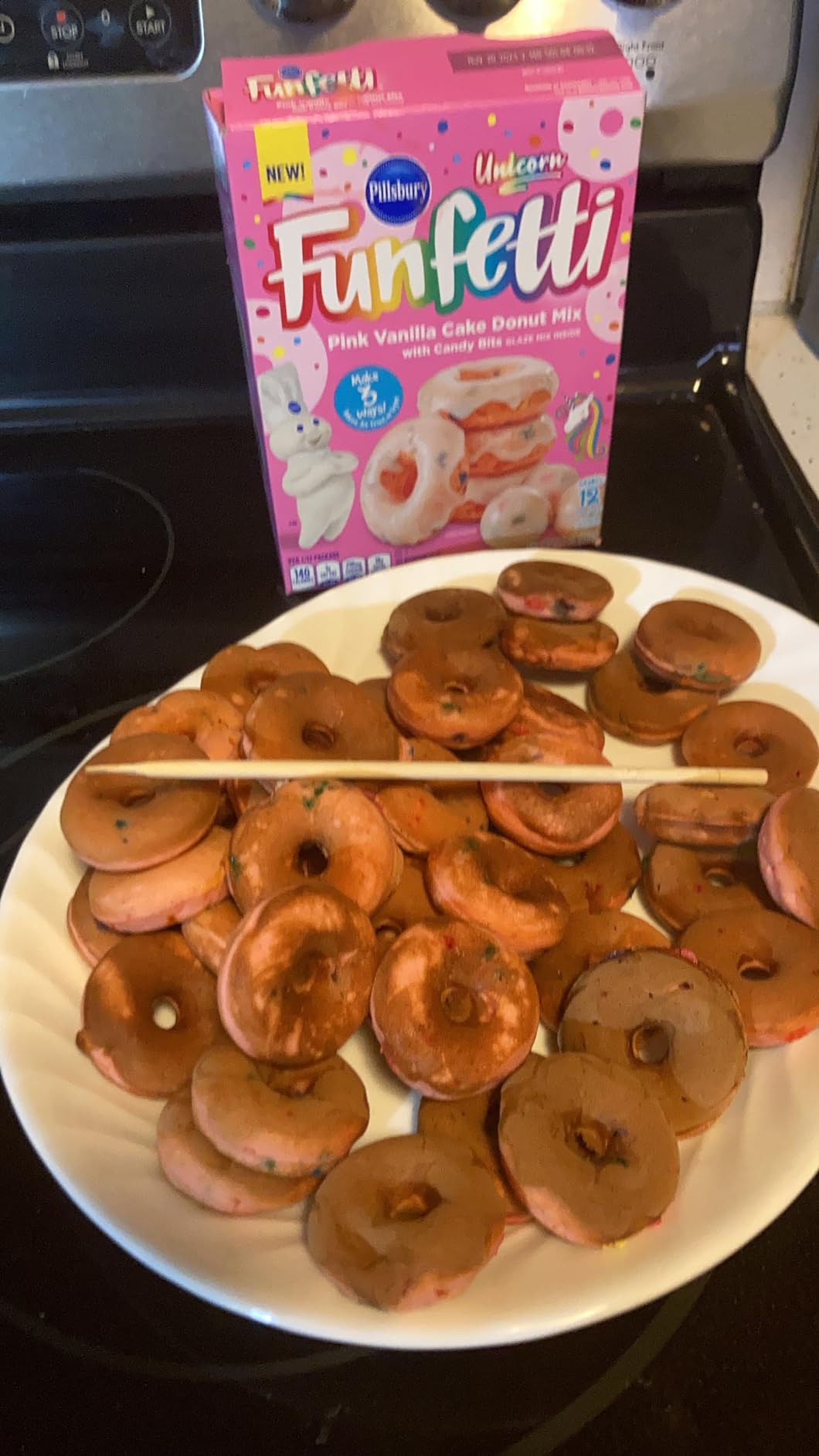 Betty Crocker Mini Donut Maker, 1000 Watts, BC-2938CO, Red customer photo 2