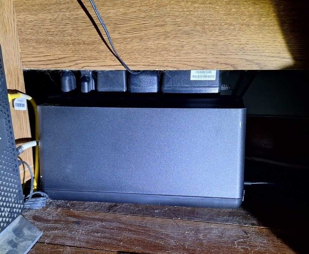 APC UPS 600VA/330W UPS Battery Backup for Computer, Router, NAS, BE600M1 customer photo 1