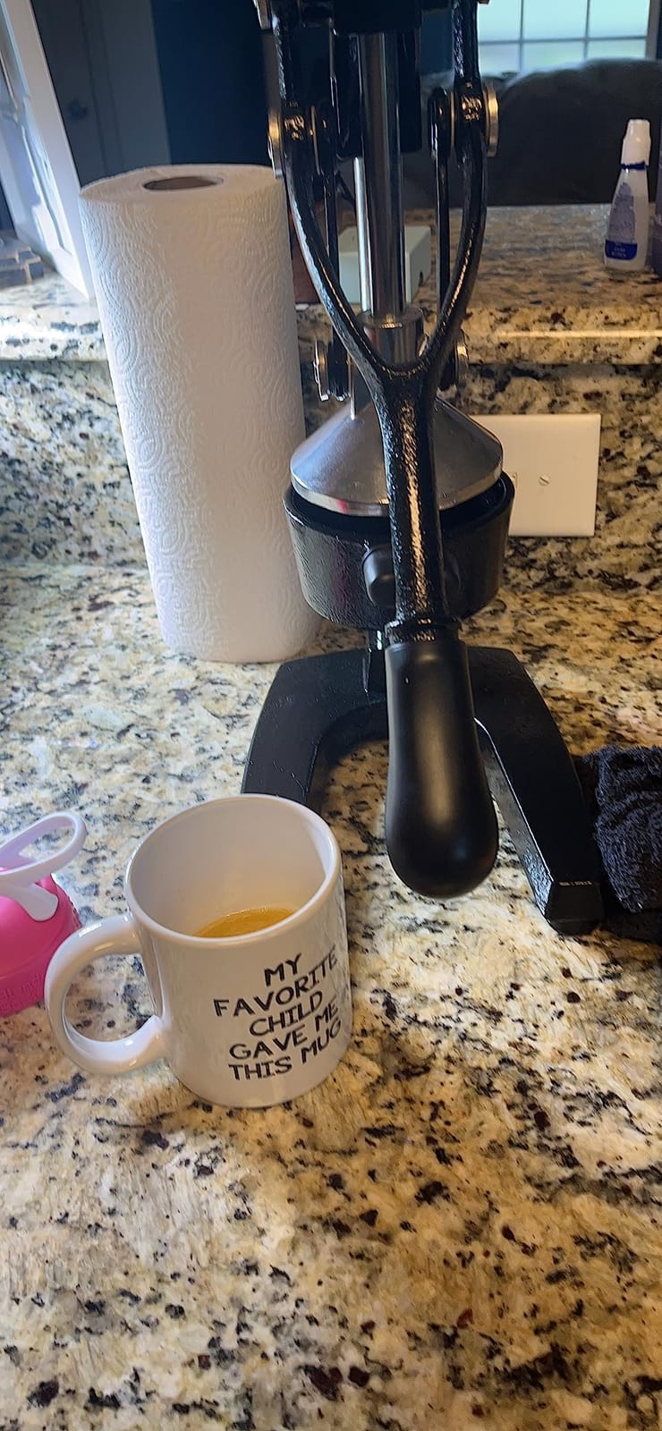 CO-Z Manual Citrus Juicer, Commercial Grade Cast Iron Orange Juicer, Professional Heavy Duty Juice Press with Removable Strainer, Manual Juice Extractor for Orange Lemon Pomegranate Citrus, Black customer photo 2