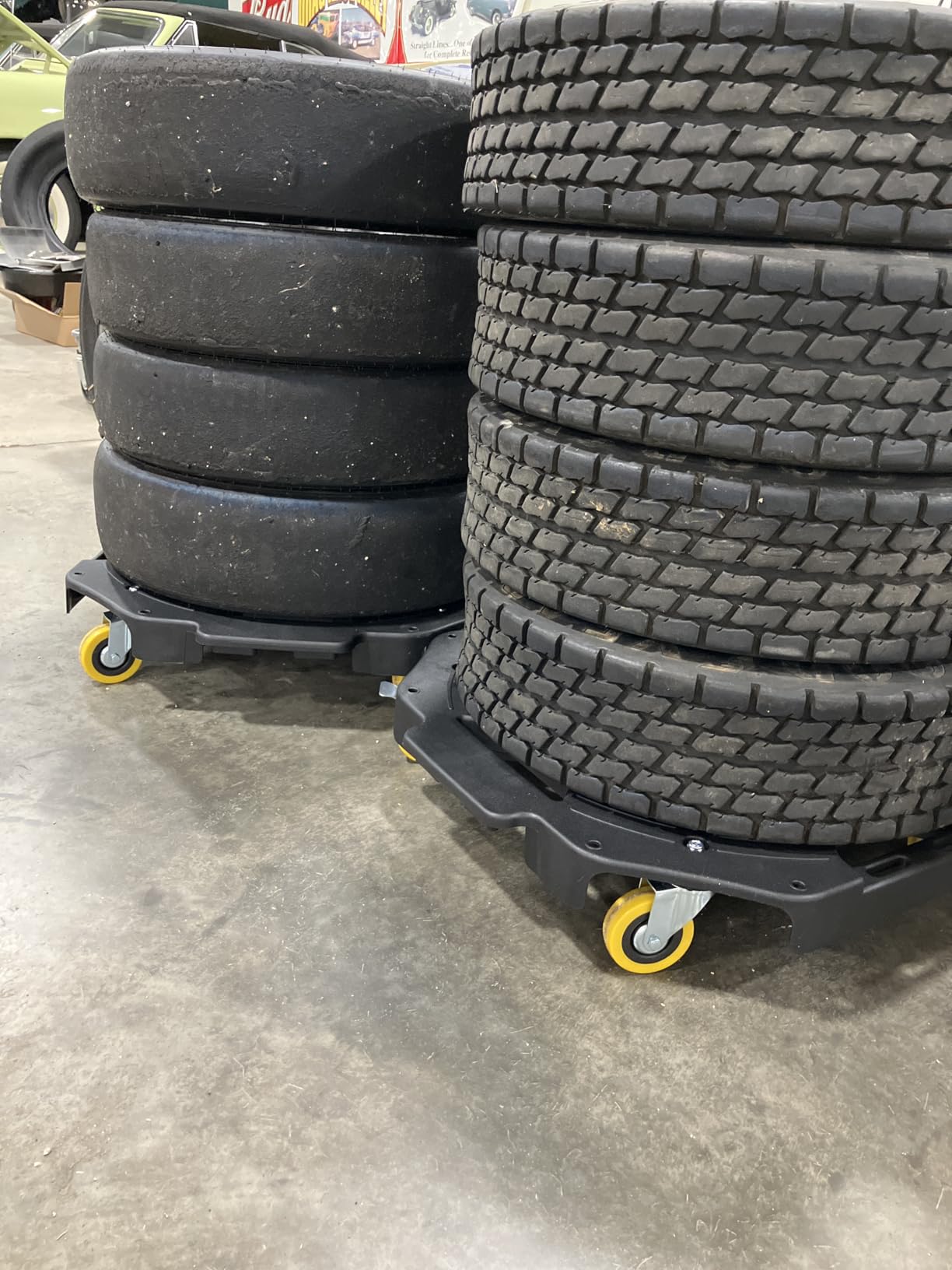 MaxxHaul Heavy Duty Tire Dolly 300 lb Capacity Rolling Wheel Dolly with 4 Swivel Casters Portable Tire Storage and Transport Mover for Garage Shop and Warehouse (80746) customer photo 1