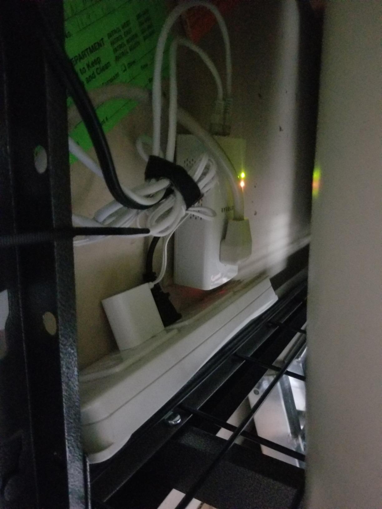 NETGEAR Powerline Ethernet Adapter Kit PLP2000, 2 Pack, 2000 Mbps customer photo 1