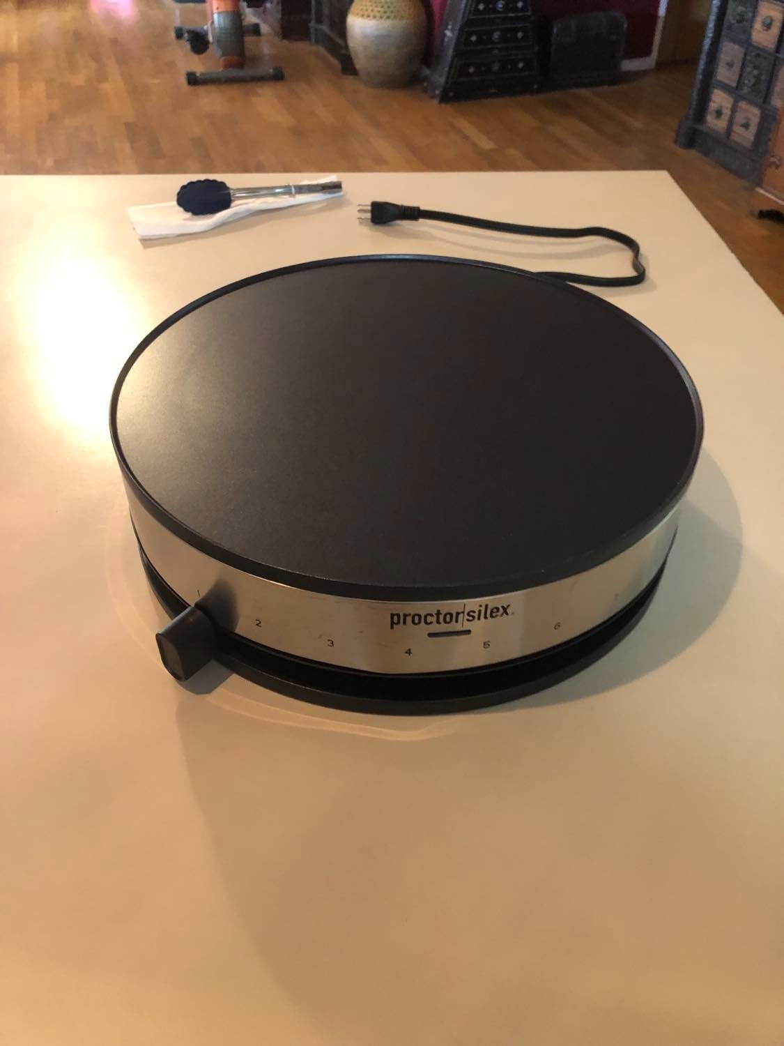 Proctor Silex Electric Crepe Maker with 13” PFAS-Free Nonstick Griddle for Eggs, Pancakes, Omelets and Quesadillas, with Temperature Control, Spatula, Spreader, Batter Cup, Stainless Steel (38400MN) customer photo 2