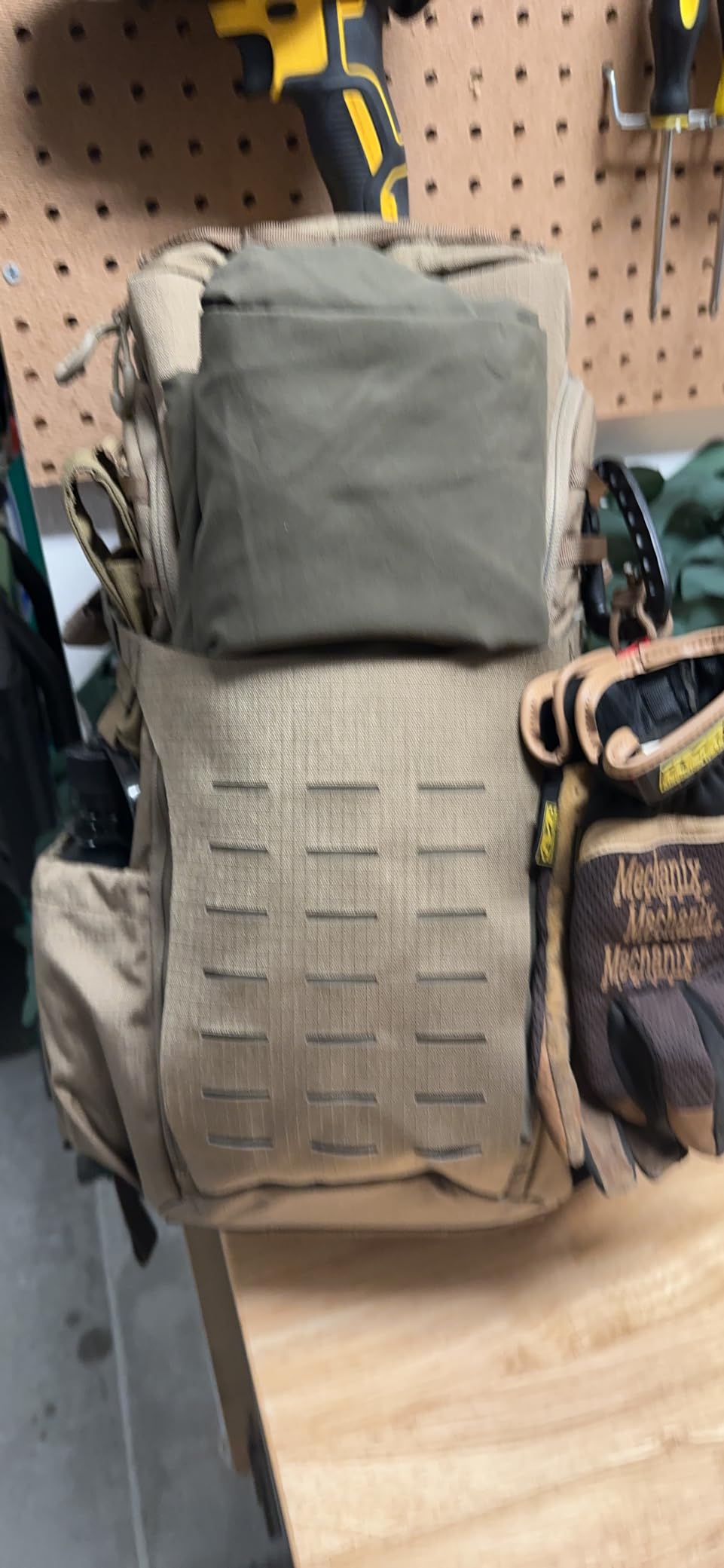 Eberlestock Bandit Pack - 14L Hunting & Everyday Carry Daypack | Rugged EDC Backpack Built for Daylong Hunts and Hikes, MOLLE Webbing, Side Pockets customer photo 1
