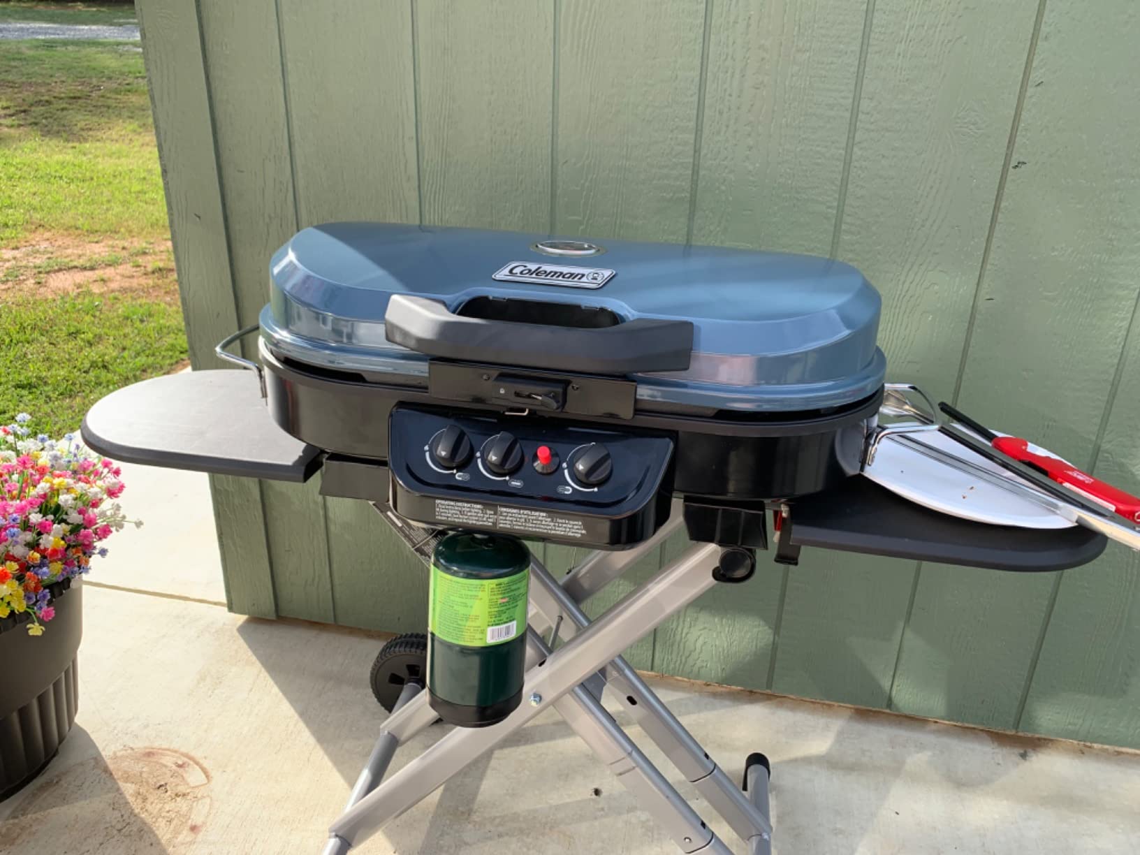 Coleman RoadTrip 285 Portable Propane Grill, 3 Burners, Red customer photo 1