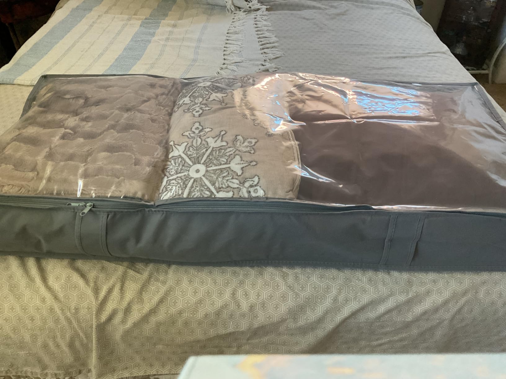 Amazon Basics Under Bed Storage Bags for Clothes and Blankets, Foldable Fabric Zipper Container with Clear Window and Reinforced Handles, Space Saving, 18 x 42 x 6 inches, Gray, 2-Pack customer photo 2