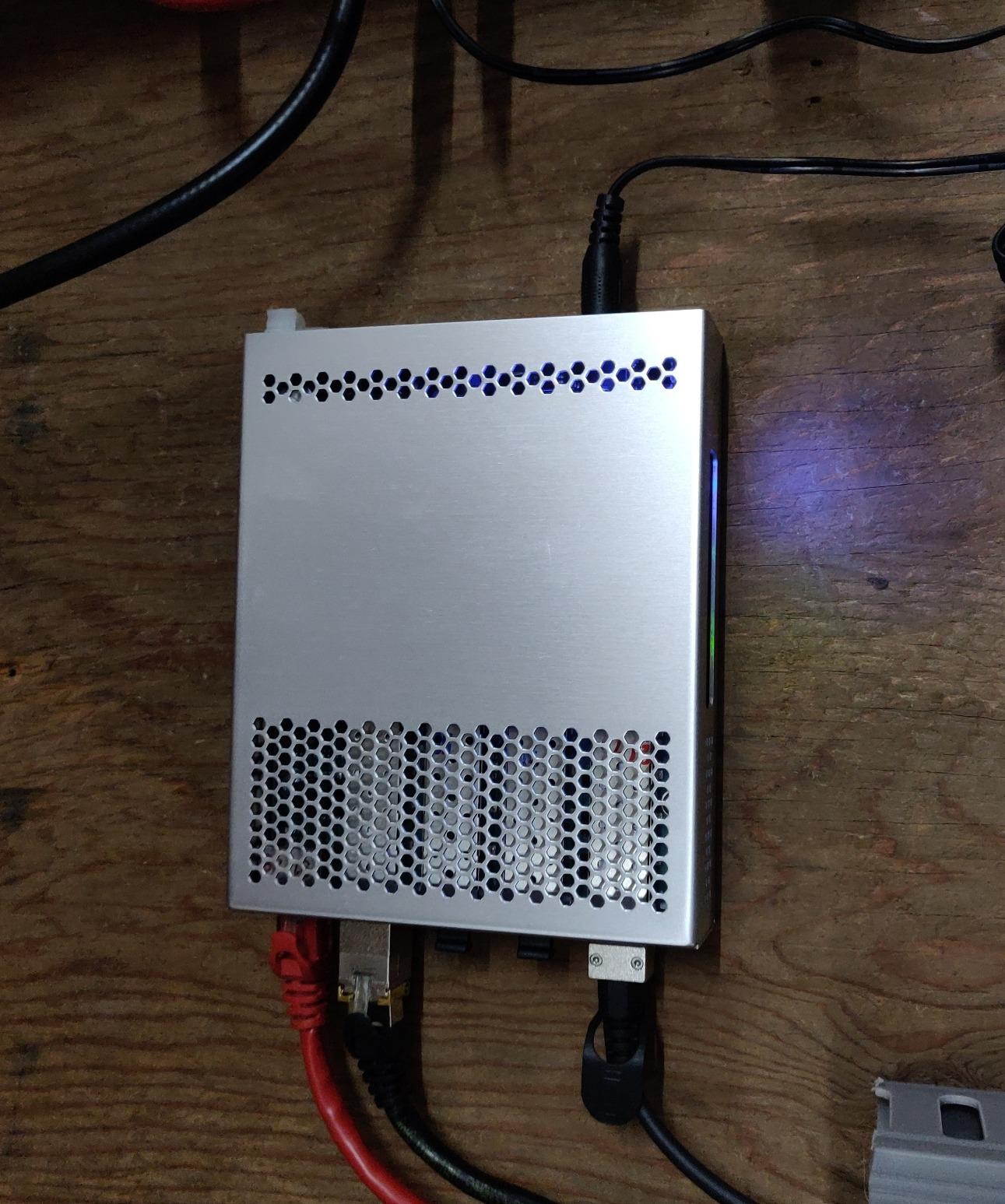 MikroTik CRS305-1G-4S+in Network Switch Managed Gigabit Ethernet (10/100/1000) Ethernet Power (PoE) White customer photo 2
