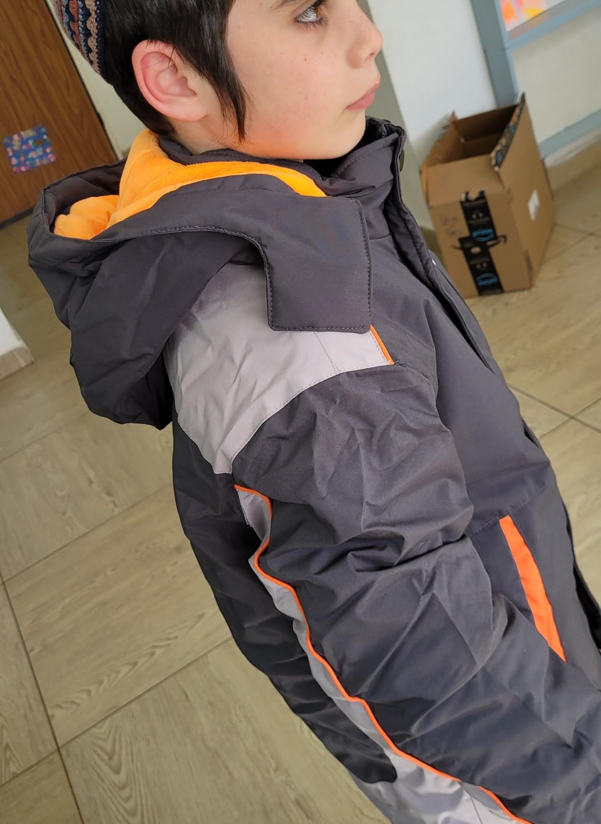 wantdo Boys' Waterproof Winter Ski Jacket Fleece-Lined Puffer Coat Insulated Snow Jacket Hooded customer photo 1