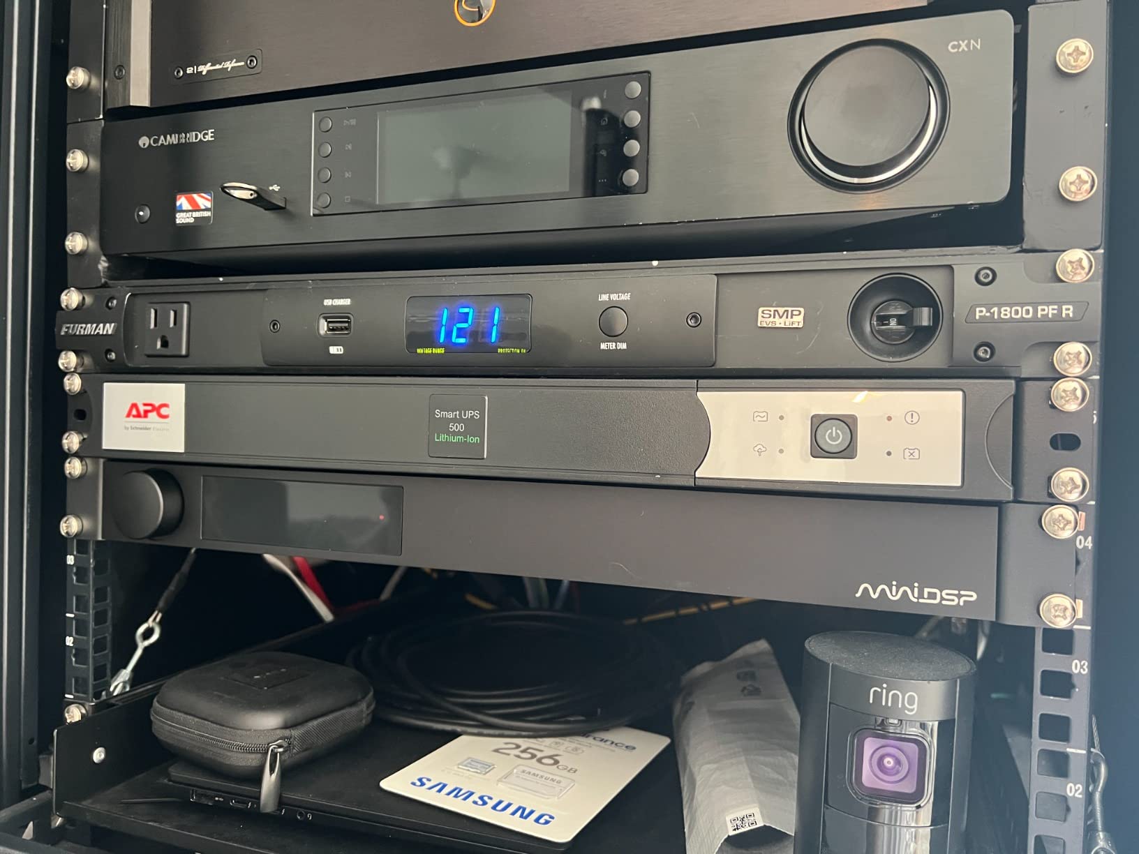 APC Smart-UPS, Lithium-ion UPS, Rackmount 1U, 120V, 4X NEMA 5-15R Outlets, SmartConnect Port, Short Depth SCL500RM1UC, Black customer photo 1