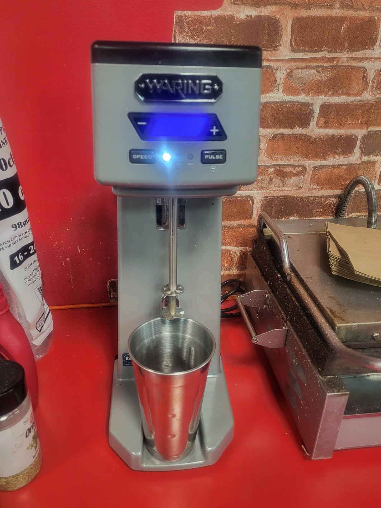 Waring Heavy-Duty Single Spindle Drink Mixer customer photo 1