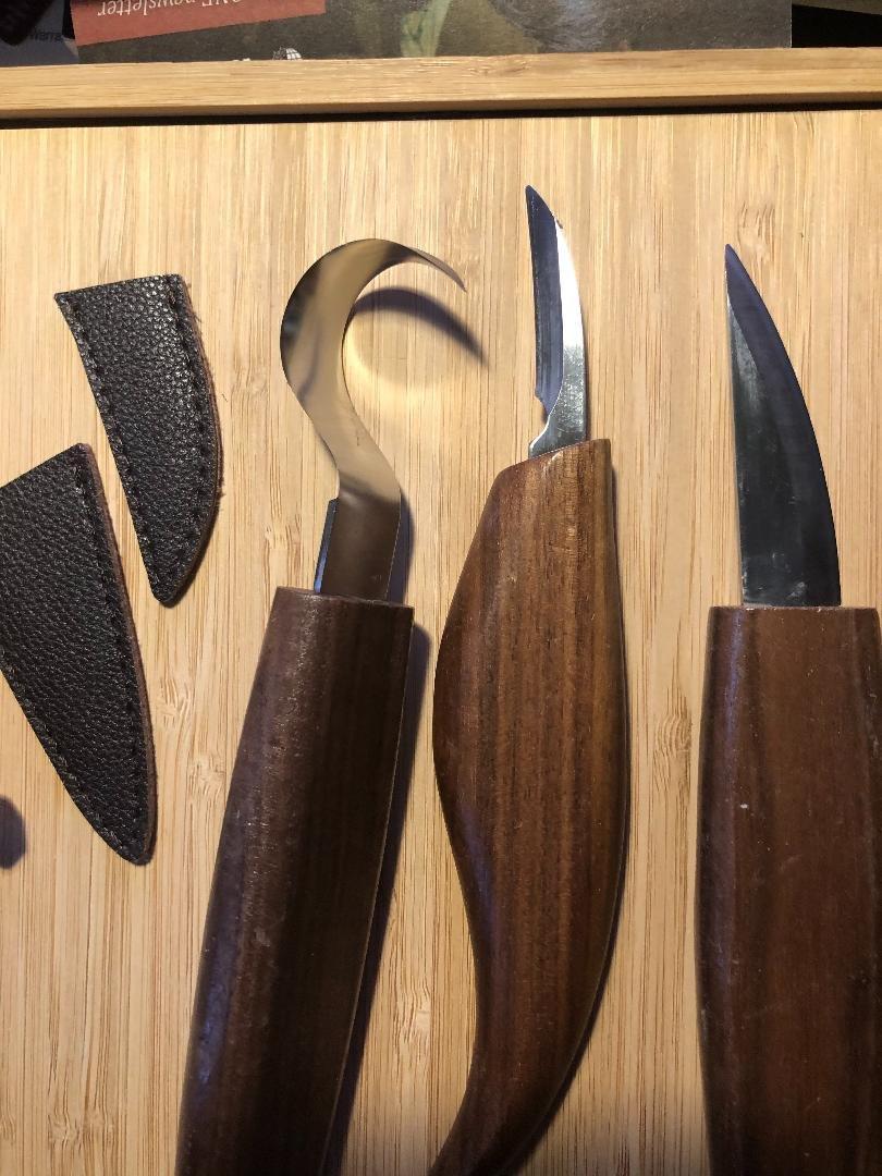 WAYCOM 12pcs Wood Whittling Kit Wood Carving Tools Set Hook Carving Knife,Detail Wood Knife,Whittling Knife Cut Resistant Gloves Leather Sheath And Bamboo Present Box For Spoon,Bowl,Cup customer photo 2