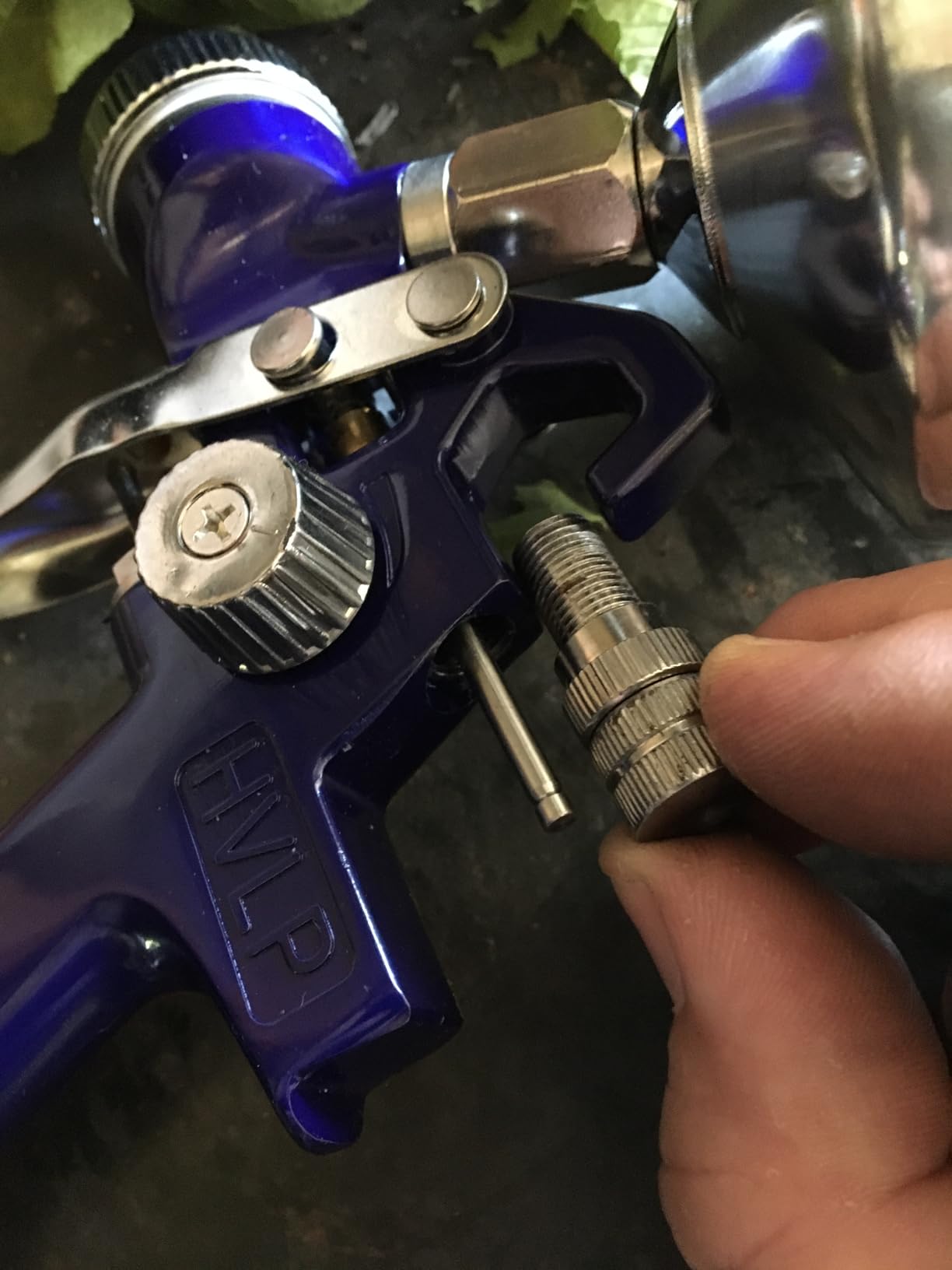 BANG4BUCK Professional HVLP Gravity Feed Air Spray Gun, 1.4mm 1.7mm 2.5mm Nozzles, 1000cc Aluminum Cup with Gauge for Auto Paint, Primer, Clear/Top Coat & Touch-Up customer photo 1