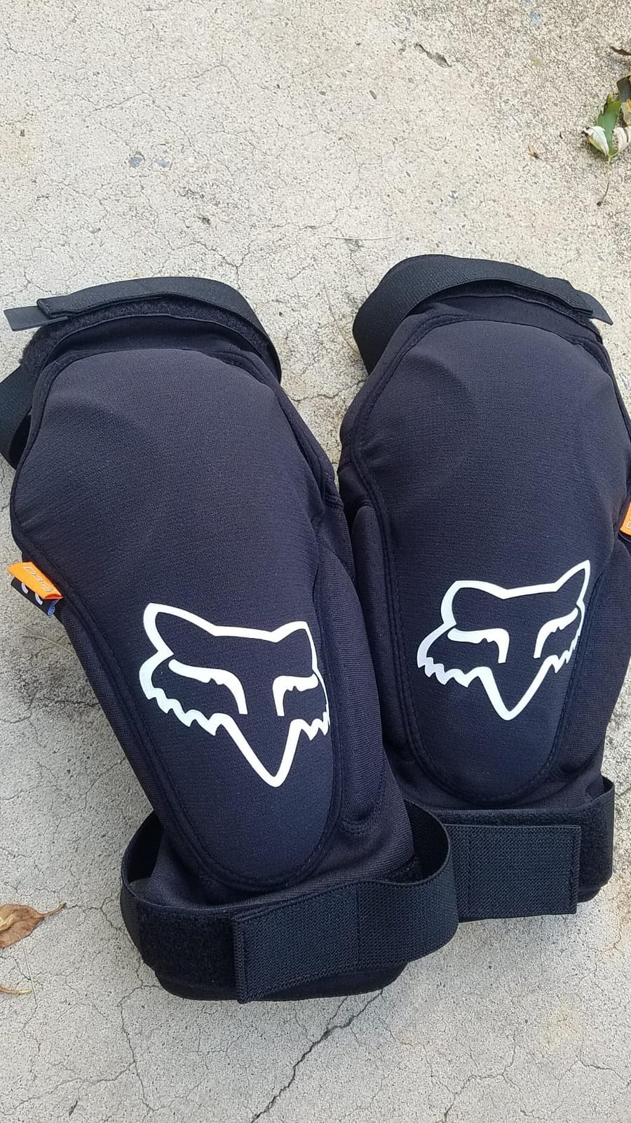 Fox Racing Launch D3O Mountain Bike Knee Guard, Small customer photo 2