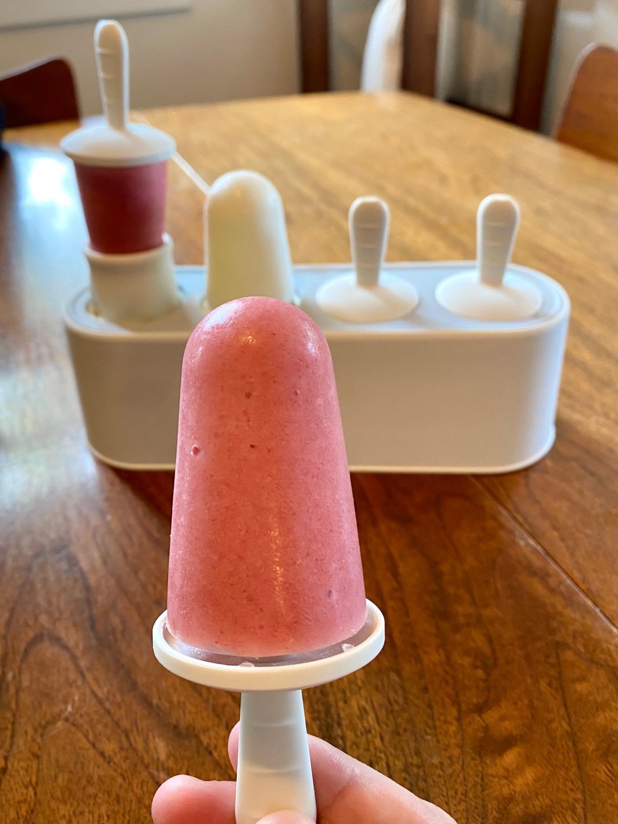 WYOK Popsicle Molds 4-Cavity Silicone Ice Pop Mold (Blue, IcyClassic Pops) customer photo 2