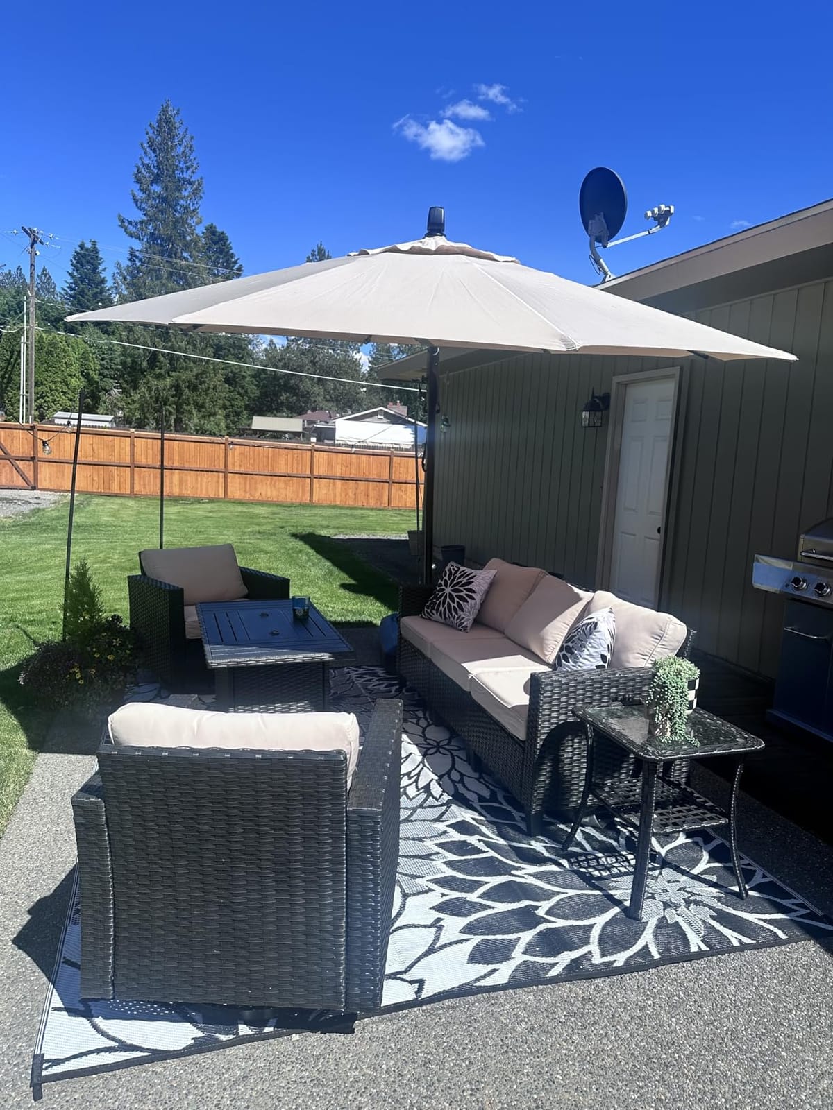 Grand patio 11FT Cantilever Round Umbrella with Base, Champagne customer photo 2