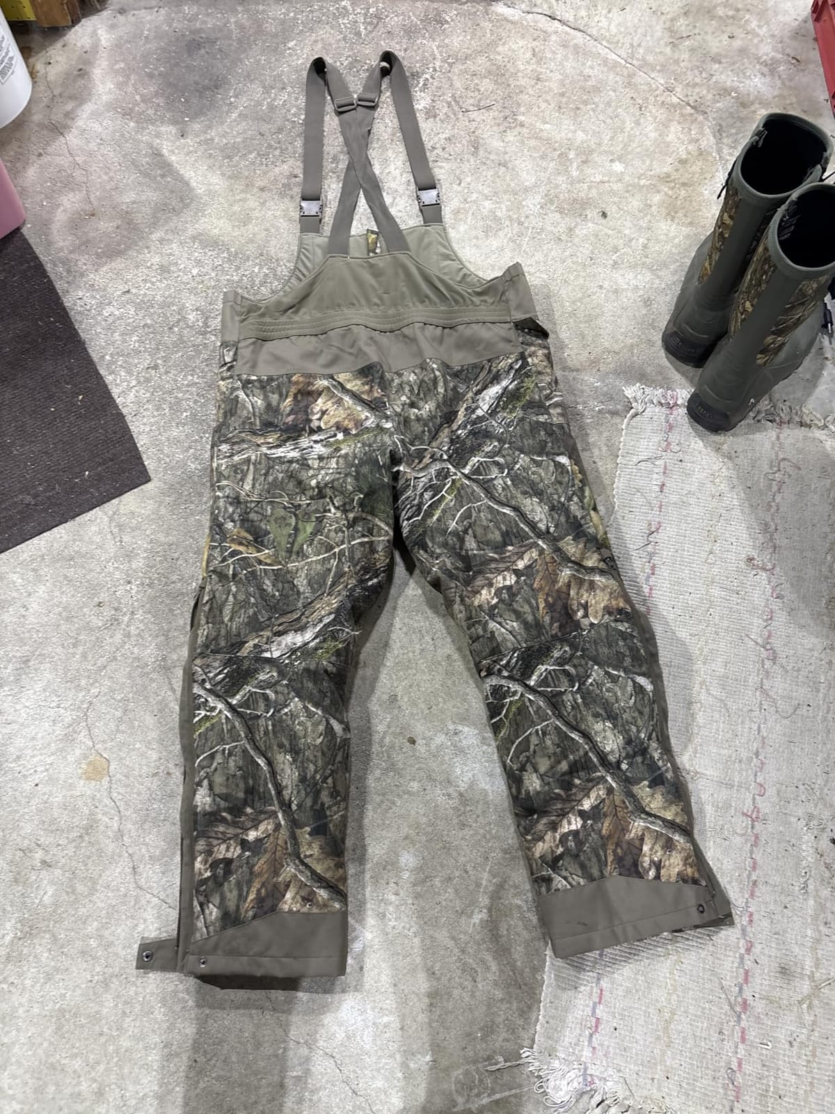 HOT SHOT Men's Elite Camo Hunting Bib, Waterproof Men's Camouflage Overalls, Insulated All-Day Cold Weather Hunting Clothes customer photo 1