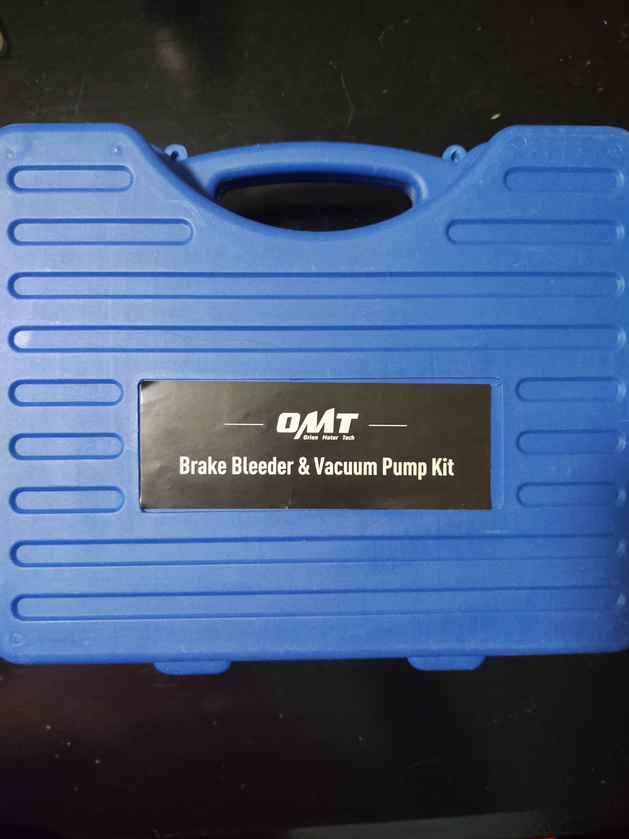 OMT One-Man Brake Bleeding Kit with Hand Vacuum Pump and Dial Gauge, Blue customer photo 1