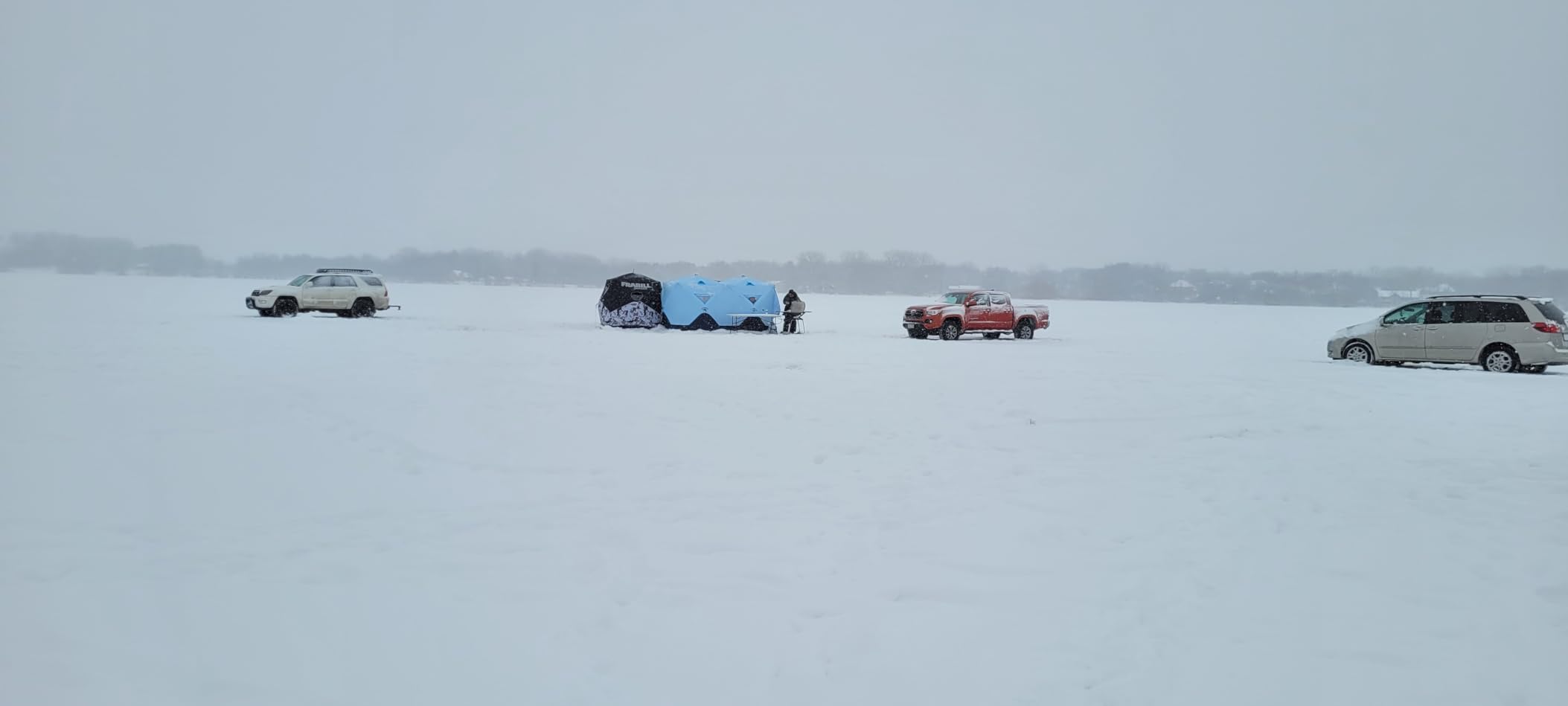 Outsunny 2/4/8 Person Pop-up Insulated Ice Fishing Tent customer photo 1