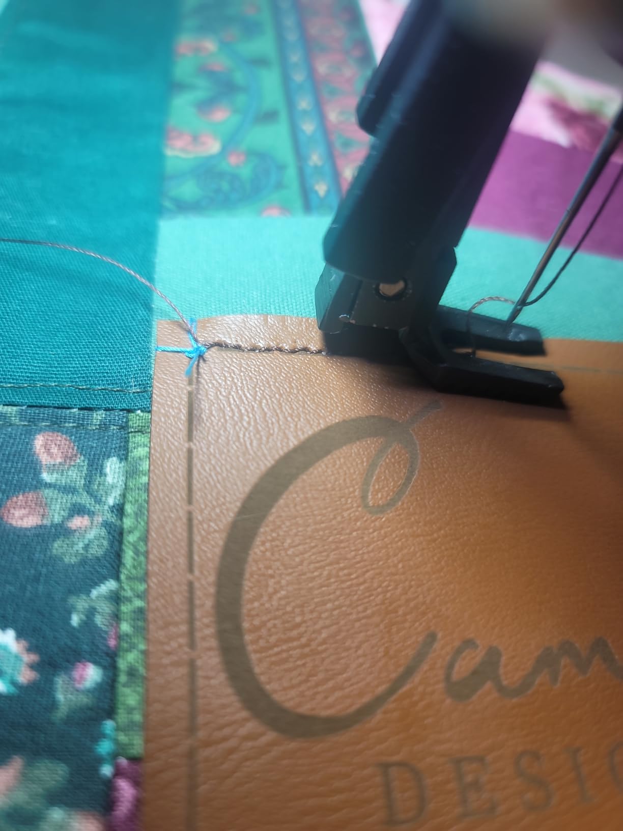 INTSUPERMAI Leather Patcher 11.8 Inch Industrial Hand Crank Patcher Patching Sewing Machine for Shoes/Bags/Clothes/Quilts/Coats/Trousers,etc customer photo 2