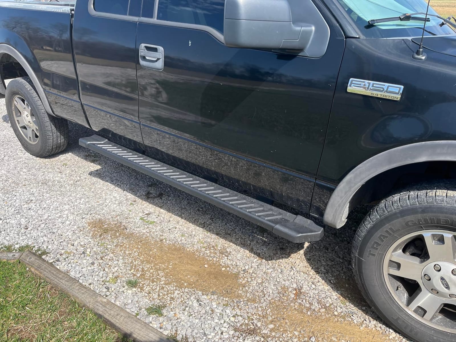 COMNOVA Pair Running Board Nerf Bar Compatible with 15-26 Ford F150 Superduty Crew Cab(4 Full Size Doors) Rocker Slider Side Steps,Width 6 Inches V Style.with OE Style Brackets customer photo 2