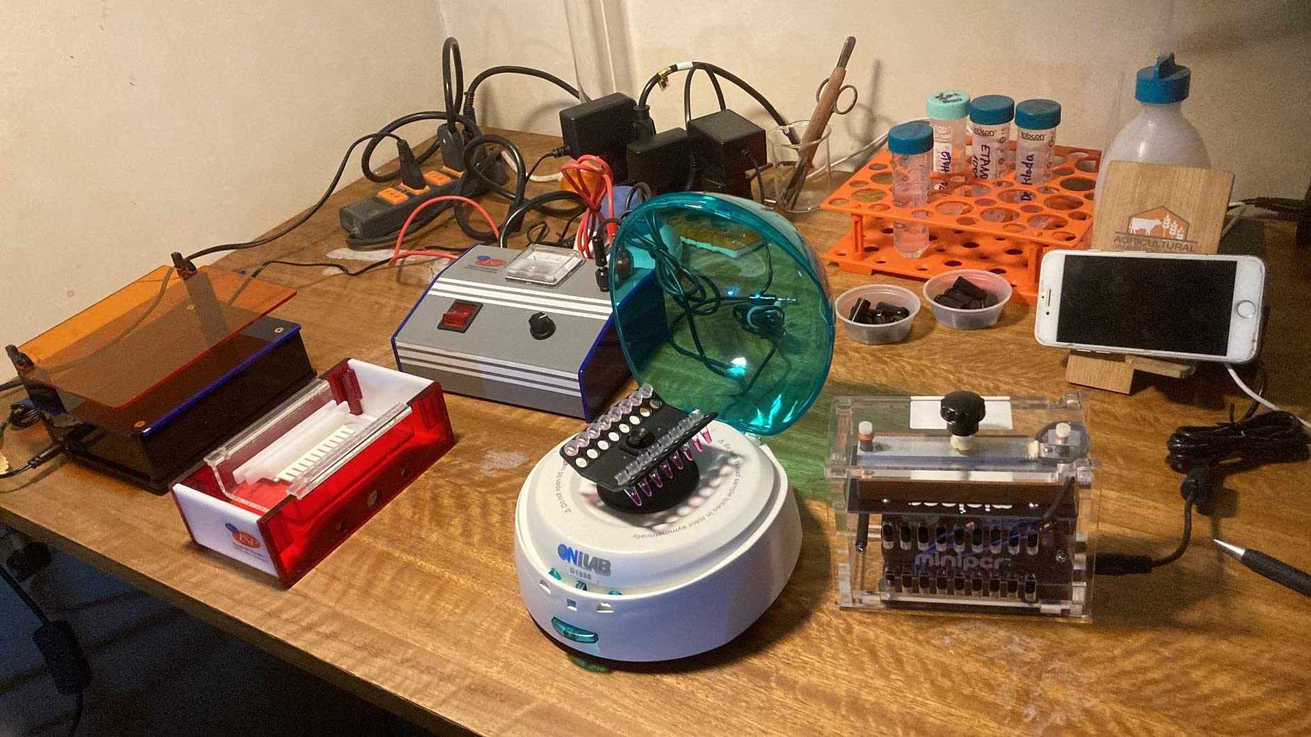 ONiLAB Scientific Mini Centrifuge 7000RPM,2680 x g RCF, Lab Benchtop Centrifuge with 2 Rotors for 8 x 0.2/0.5/1.5/2.0ml and 0.2mL×32 PCR Strips, Low Noise≤45dB, 100-240V,Green lid(ONLY for MICROTUBES) customer photo 1