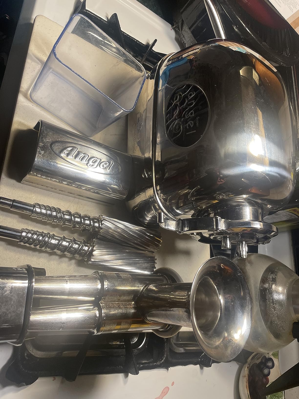 Angel Juicer AG-5500 Stainless Steel Premium Cold Press Slow Juicing Machine, SUS-304 Food Grade, 3HP Grinding Force, 82RPM Masticating Slow Juicer customer photo 2