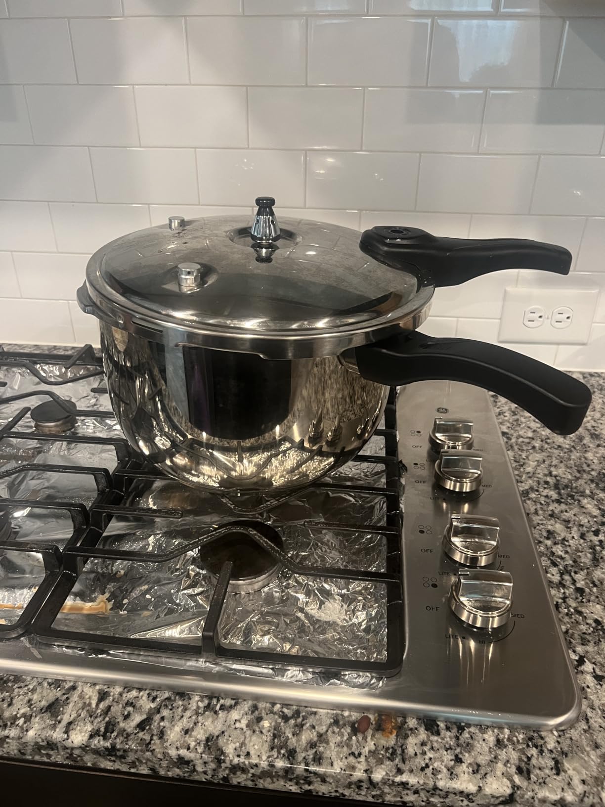 WantJoin Stainless Steel Pressure Cooker(Non-Aluminum),10 Quart Induction Compatible Pressure Cooker with Spring Valve Safeguard Devices,Compatible with Gas & Induction Cooker customer photo 1