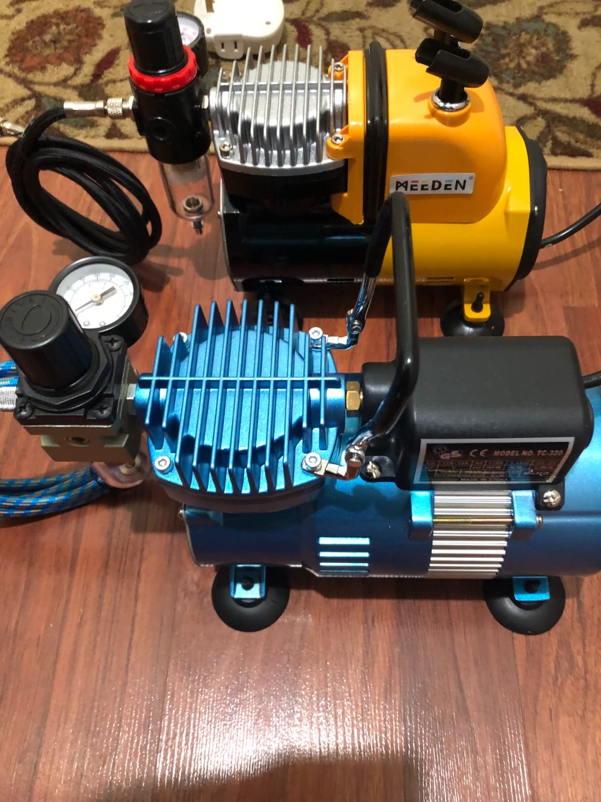 MEEDEN Airbrush Kit with Compressor: 1/5 HP, 3 Airbrushes, 24 Colors x 30ml customer photo 1