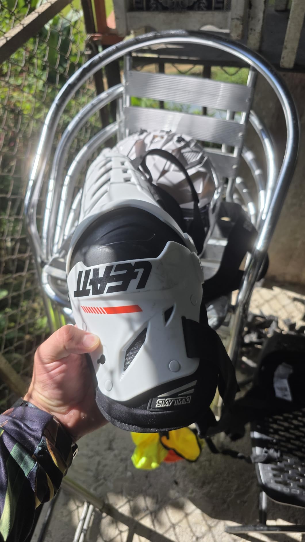 Leatt Unisex-Adult Motorcycle Pivoting Knee and Shin Hard Shell Impact Foam Guard customer photo 1