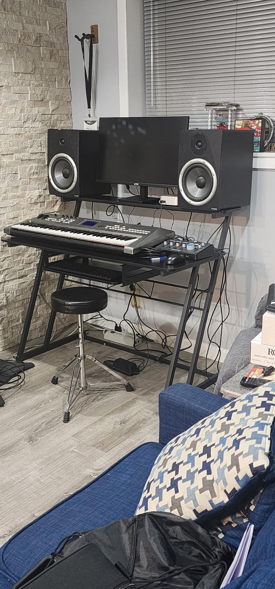 Armocity Music Studio Desk Production Workstation - Recording Studio Desk customer photo 1